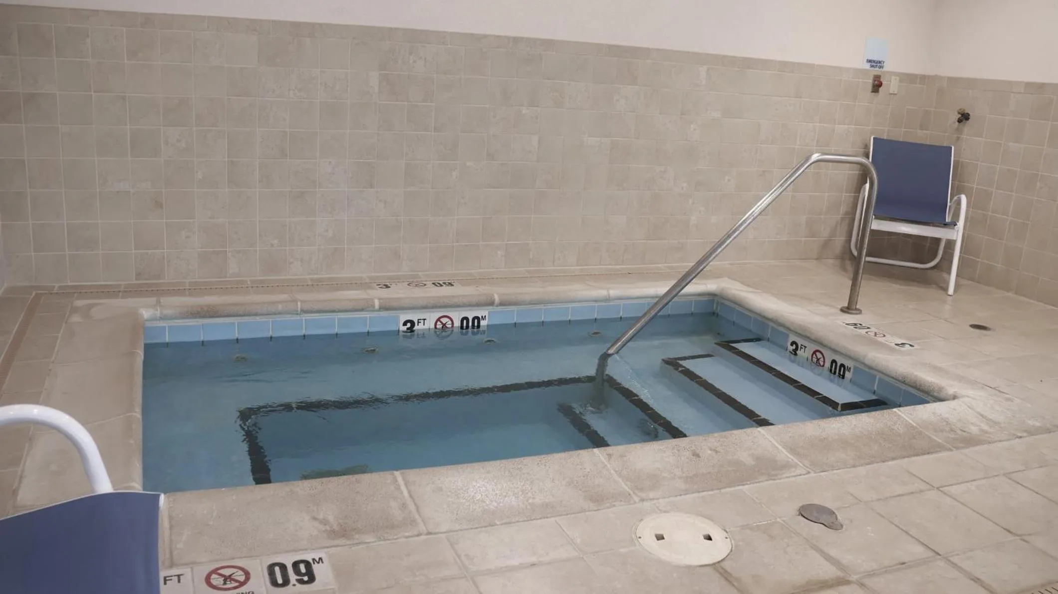 Swimming pool in Holiday Inn Express & Suites Morton Peoria Area by IHG