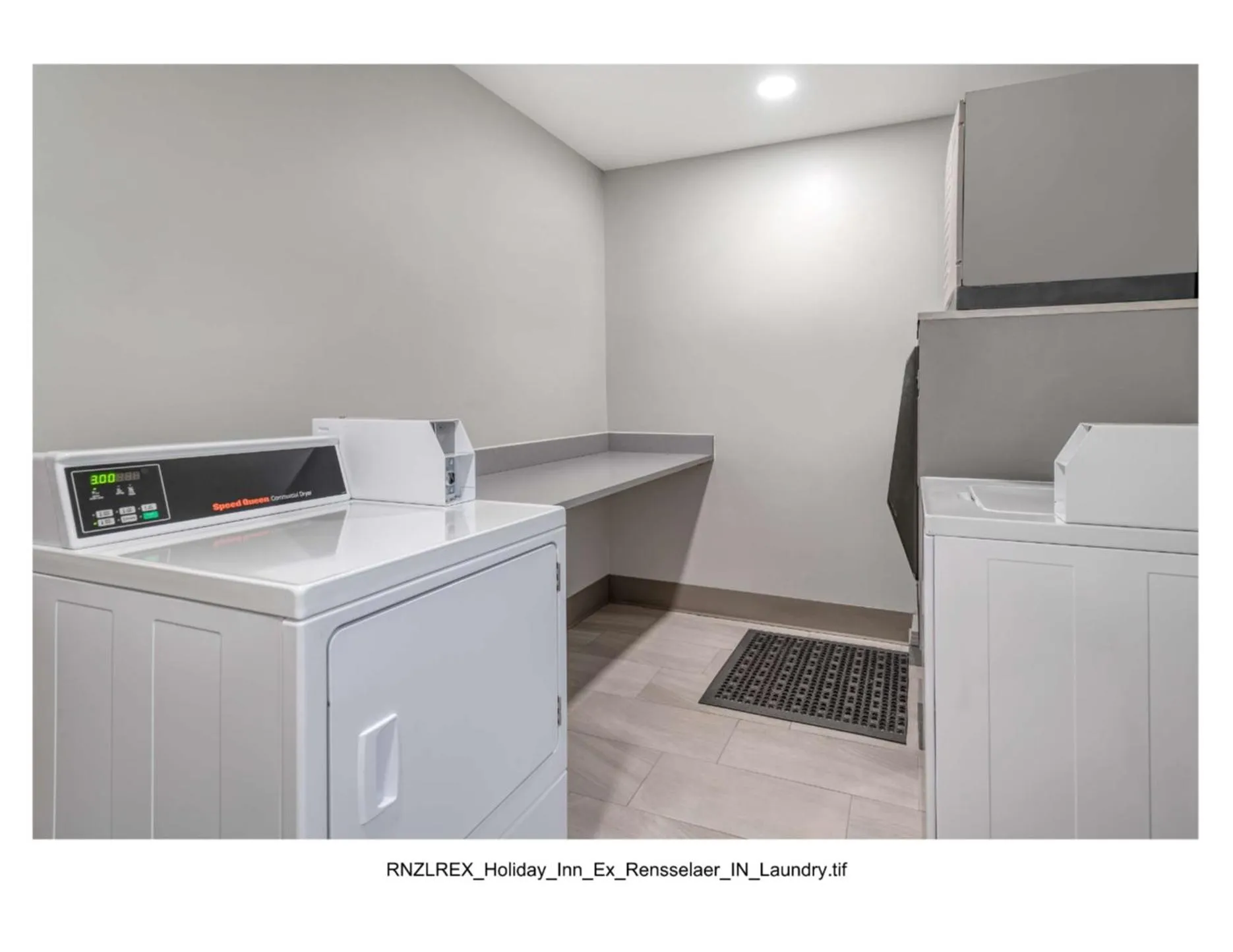 washing machine in Holiday Inn Express - Rensselaer by IHG
