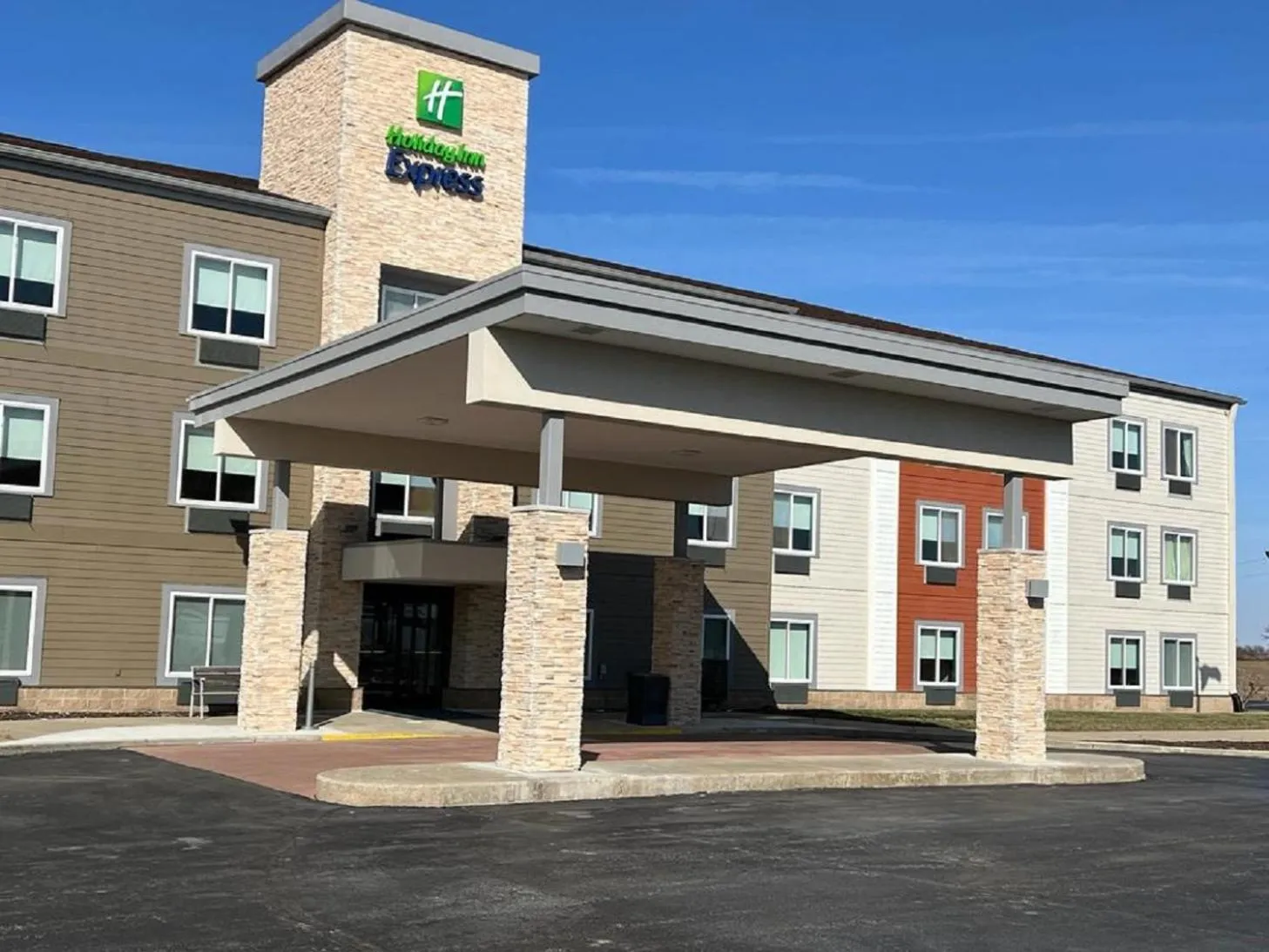 Property building in Holiday Inn Express - Rensselaer by IHG
