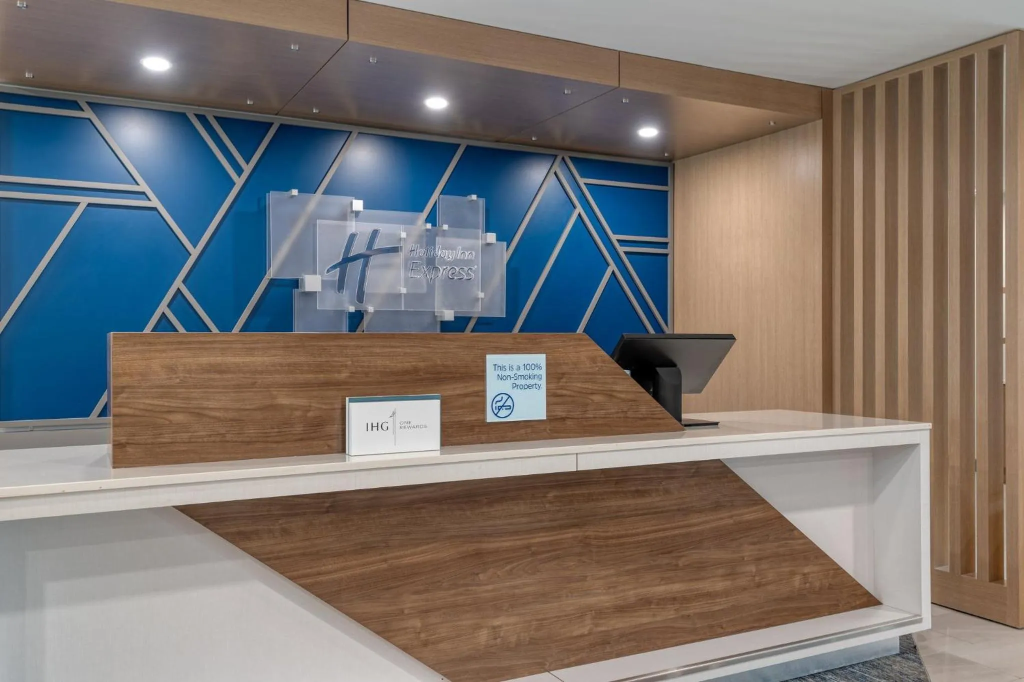 Property building in Holiday Inn Express - Rensselaer by IHG