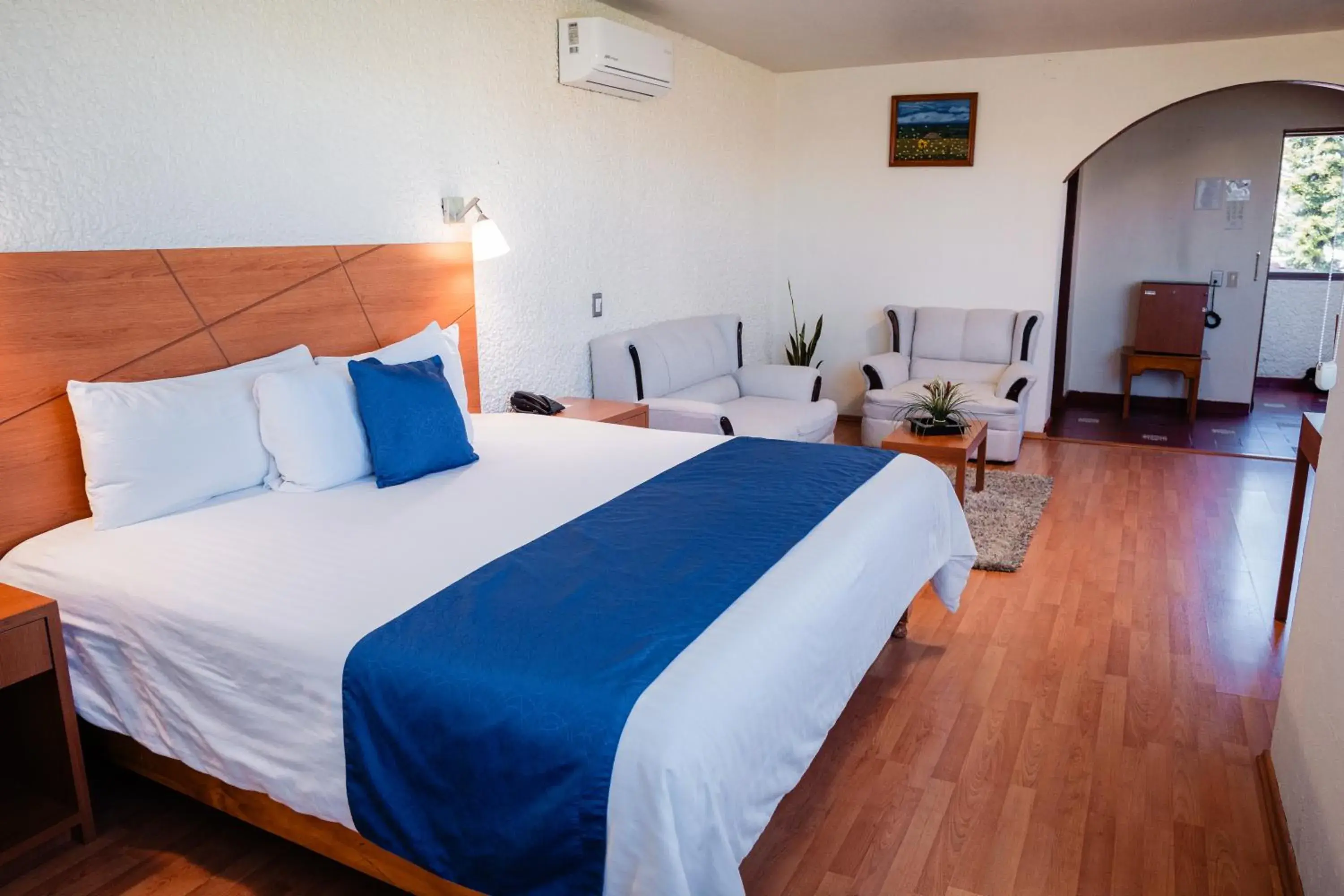 King Suite - Non-Smoking in Hotel Del Angel, Apizaco King Suite - Non-Smoking in Hotel Del Angel, Apizaco