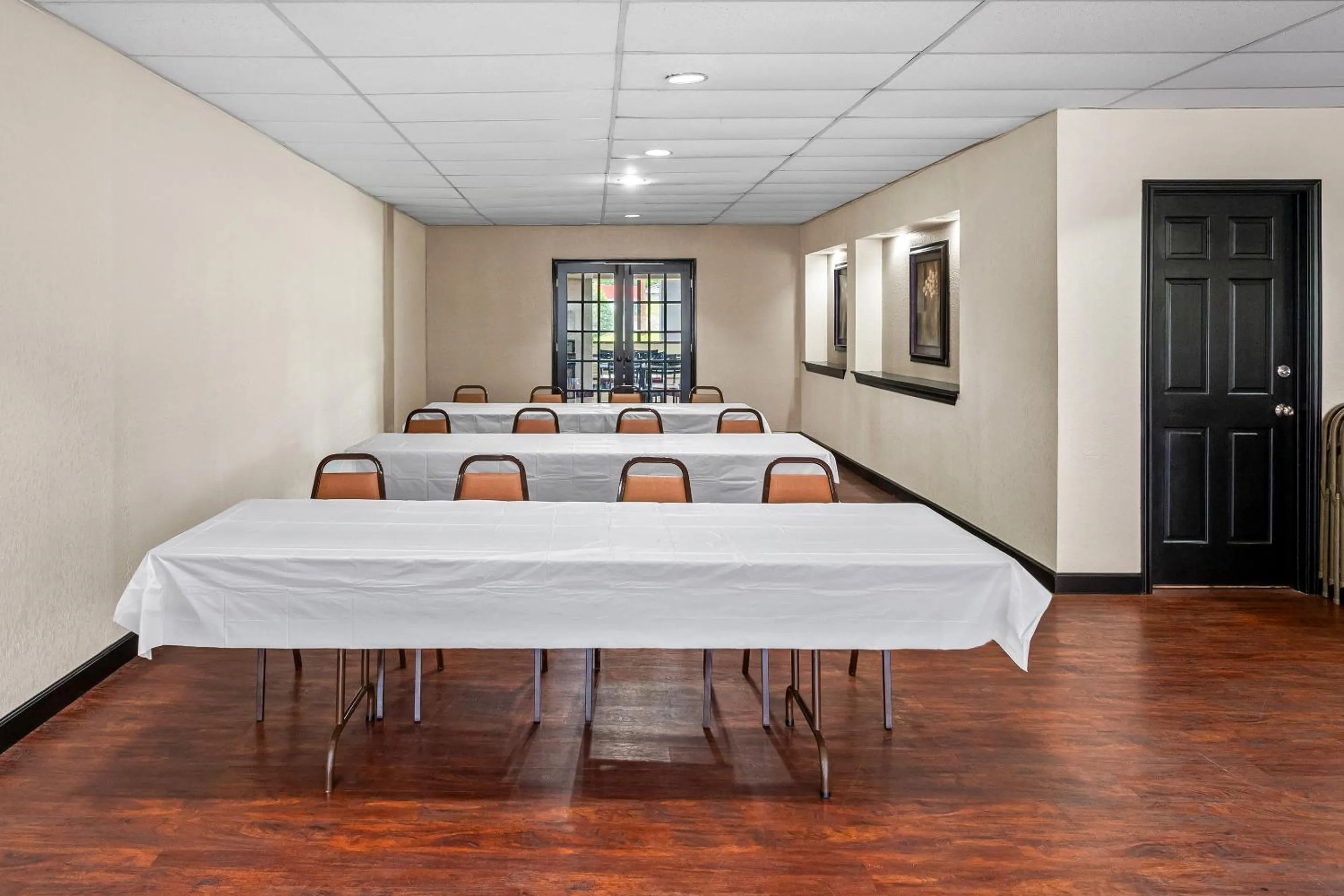 Meeting/conference room in Red Roof Inn Hot Springs