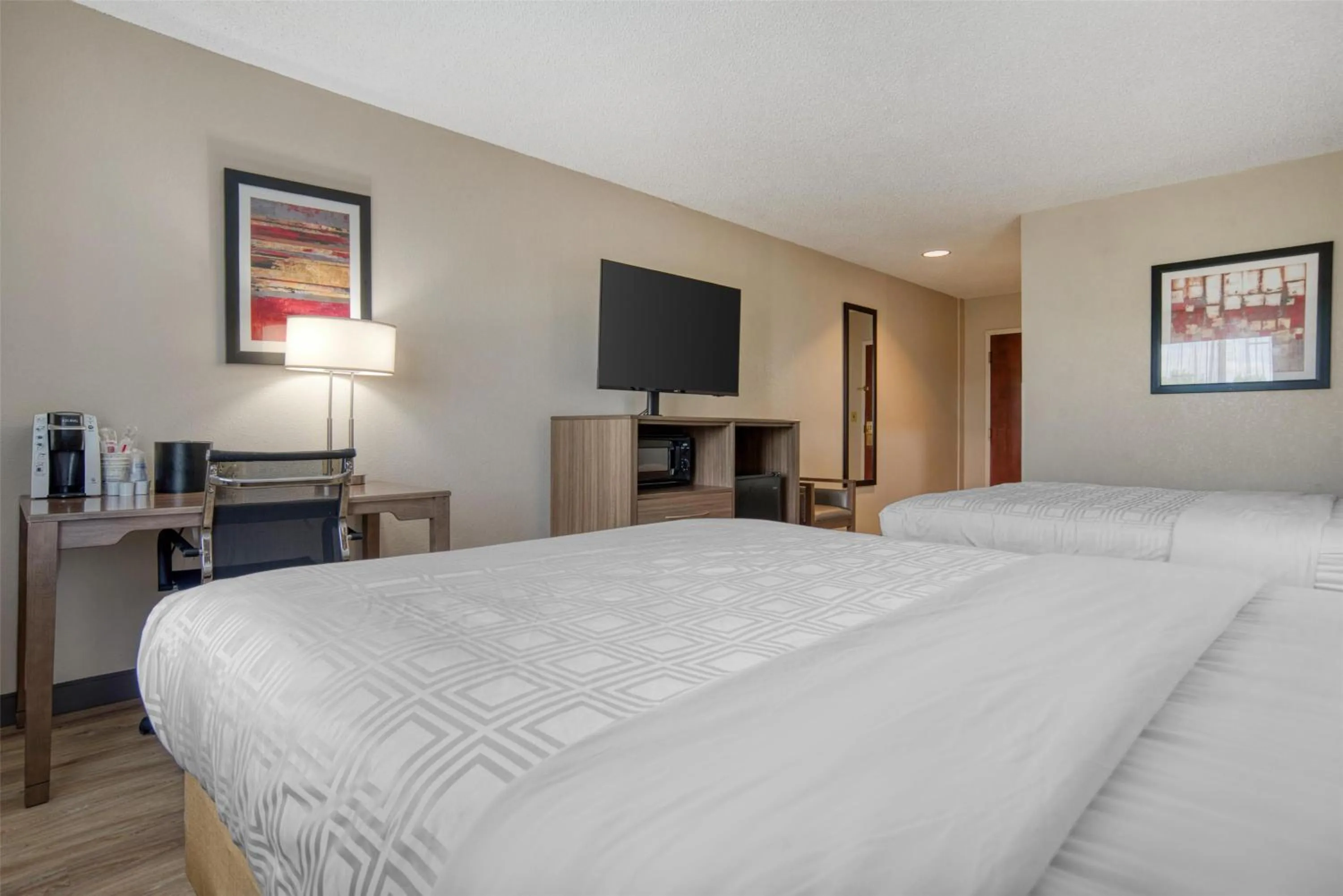 Bedroom, Bed in Best Western Plus Philadelphia-Choctaw Hotel and Suites