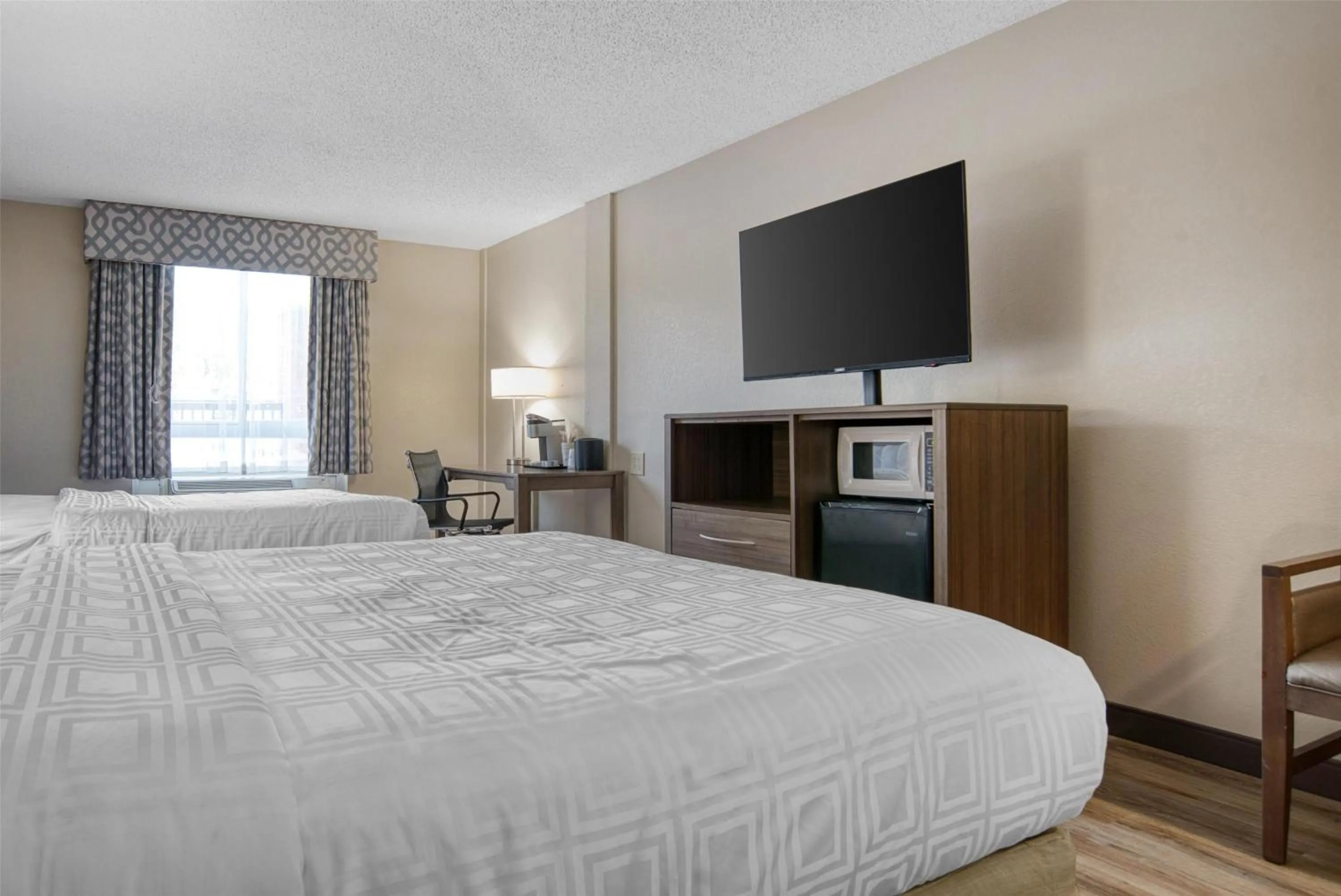 Bedroom, Bed in Best Western Plus Philadelphia-Choctaw Hotel and Suites