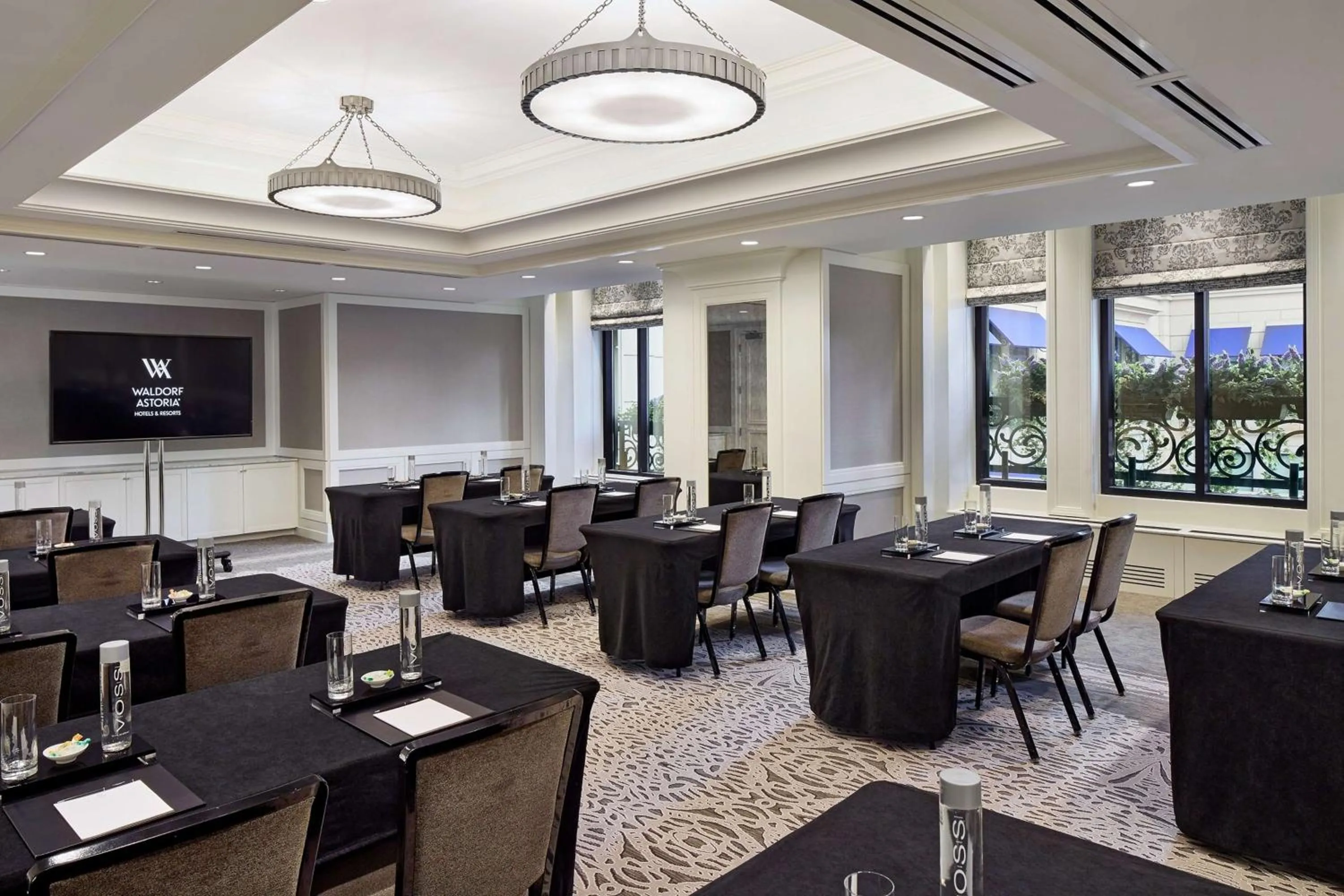 Meeting/conference room in Waldorf Astoria Chicago
