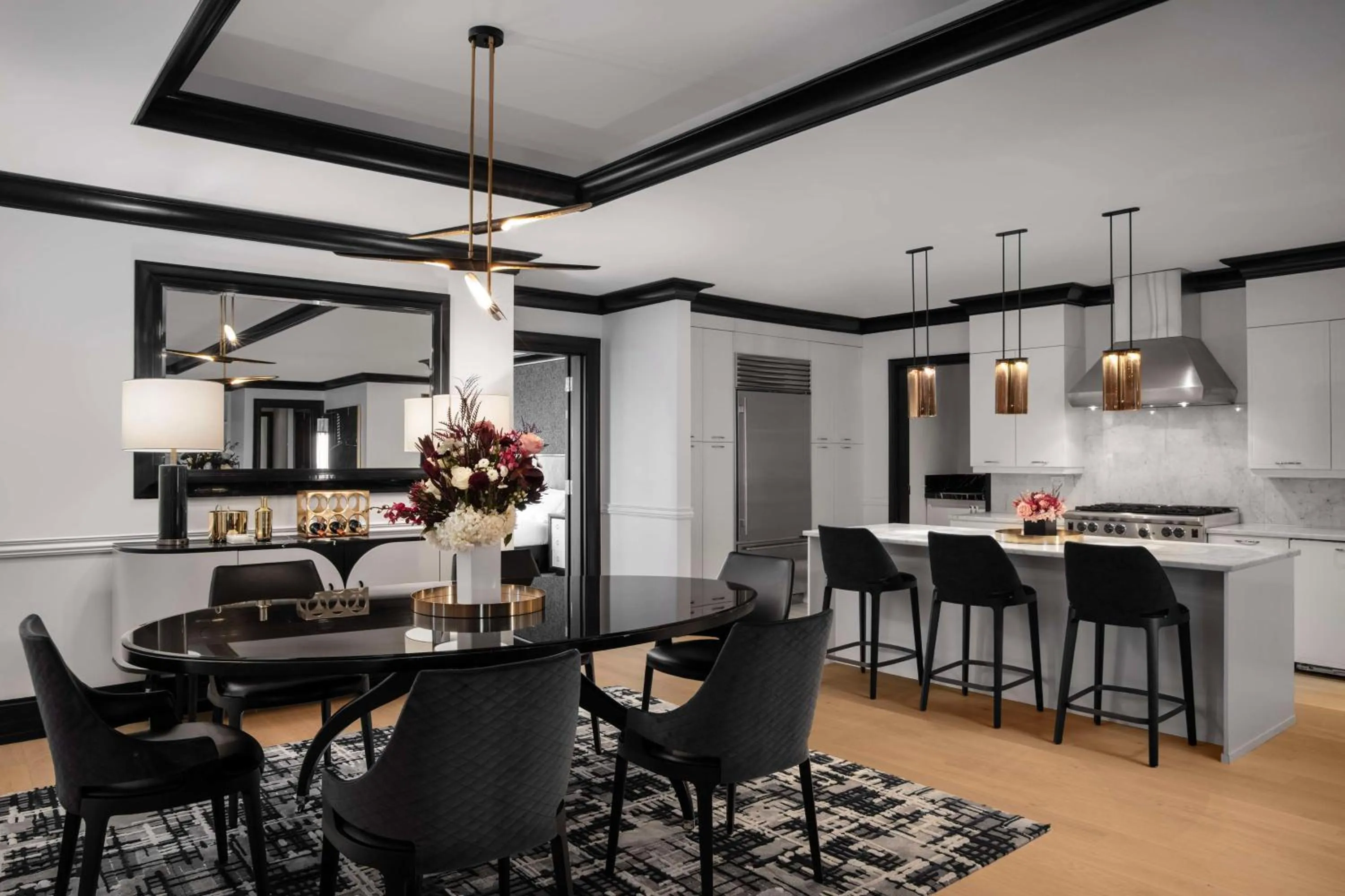 Kitchen or kitchenette in Waldorf Astoria Chicago