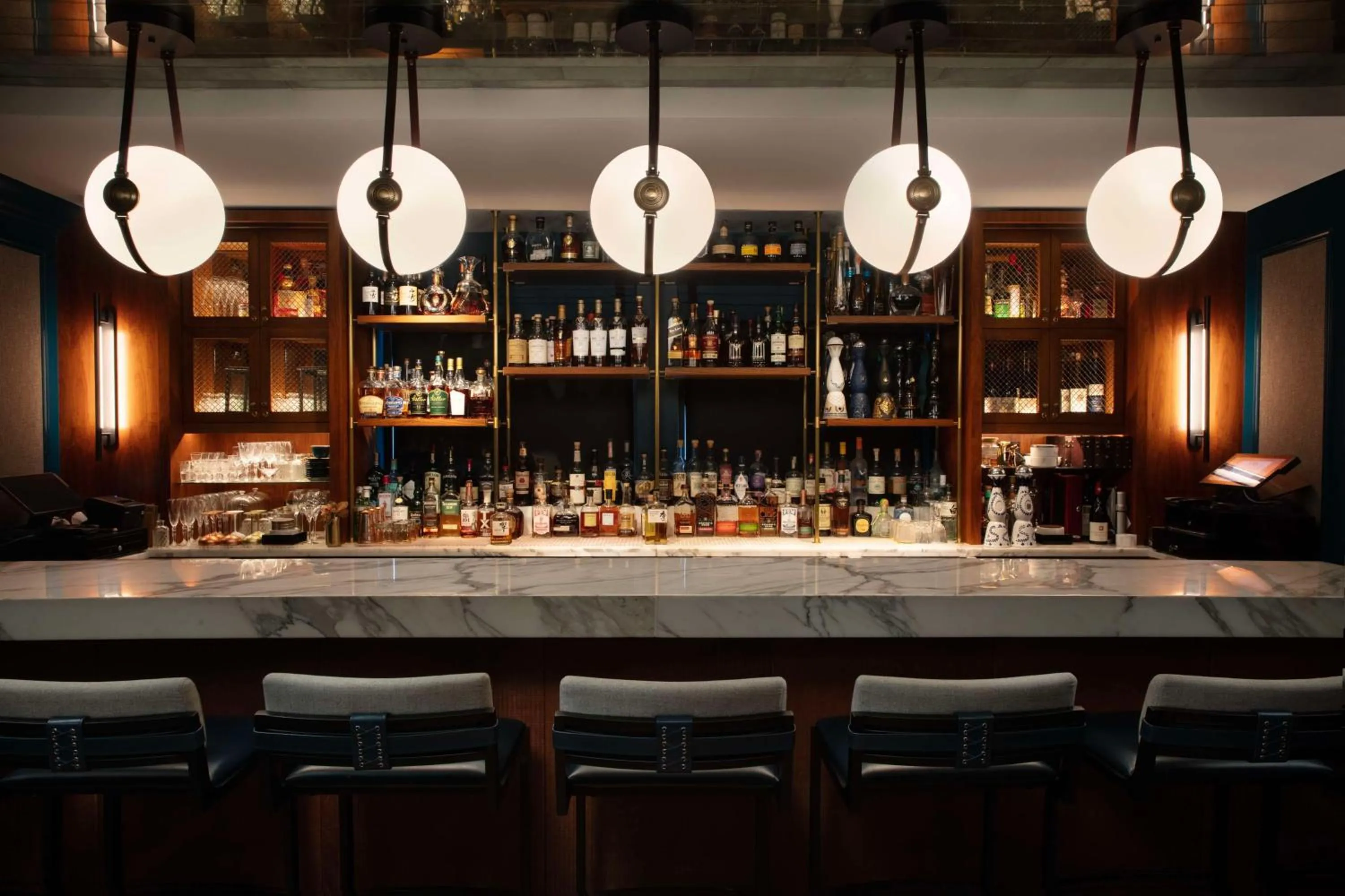 Restaurant/places to eat in Waldorf Astoria Chicago