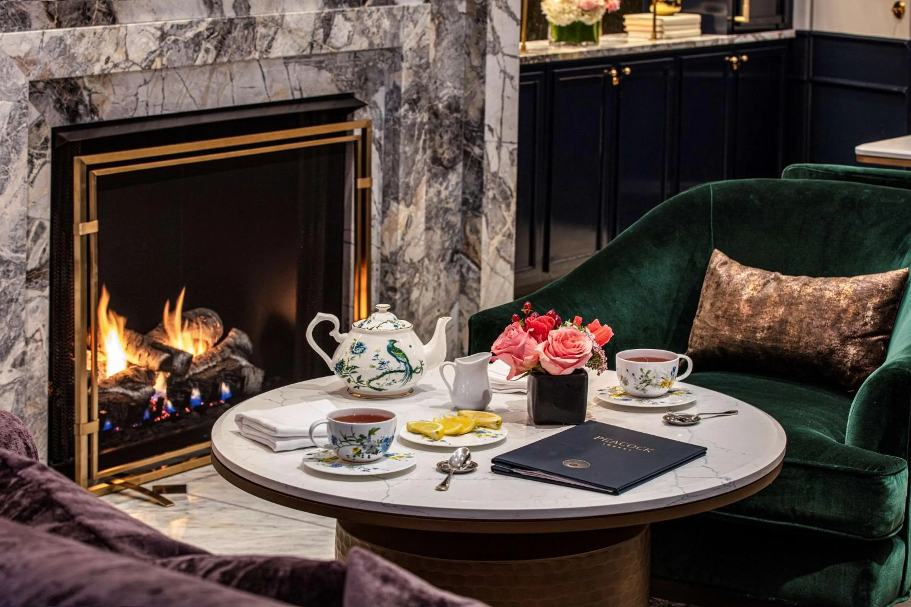 Dining area in Waldorf Astoria Chicago