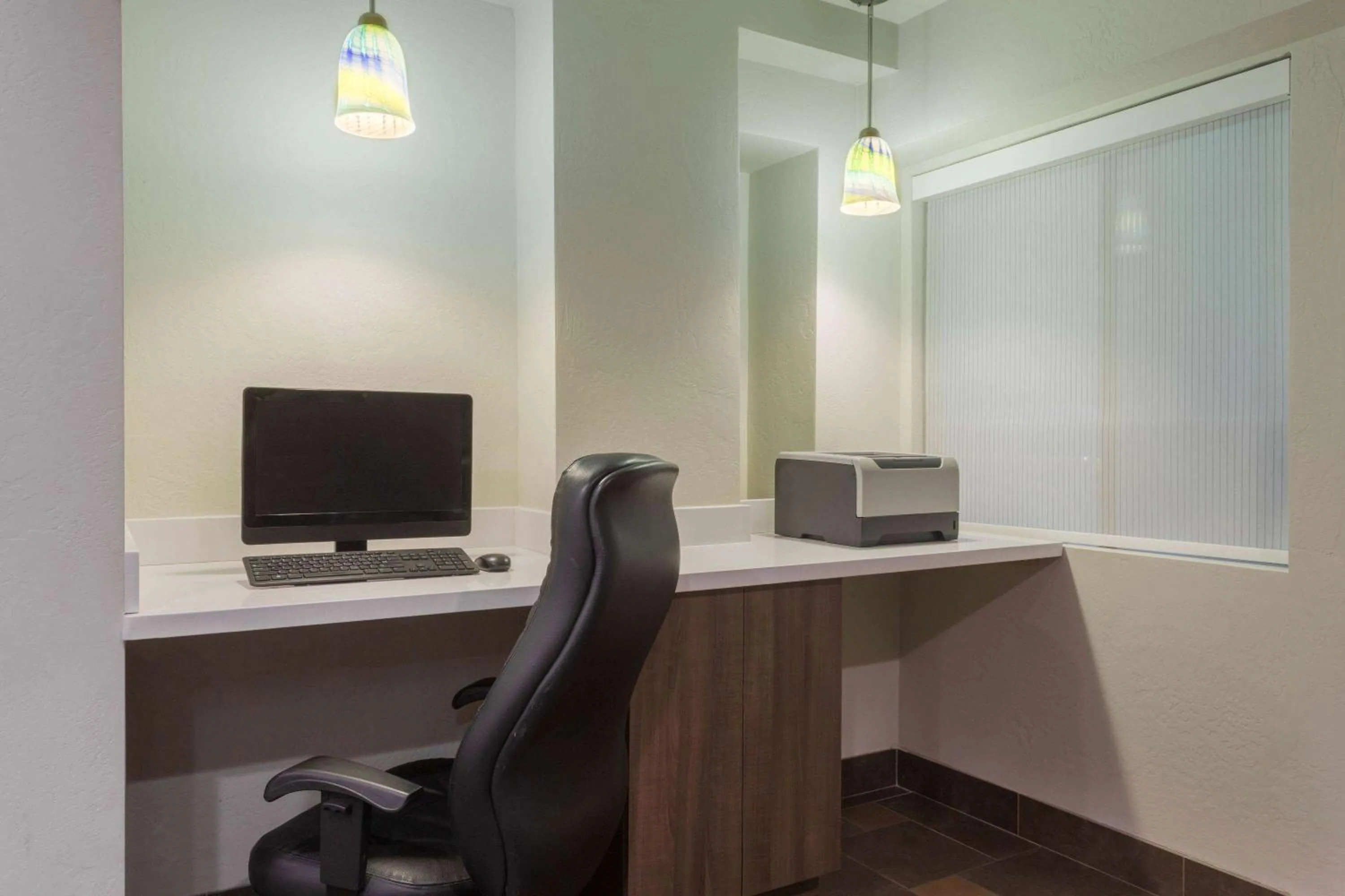Business facilities in Days Inn & Suites by Wyndham East Flagstaff