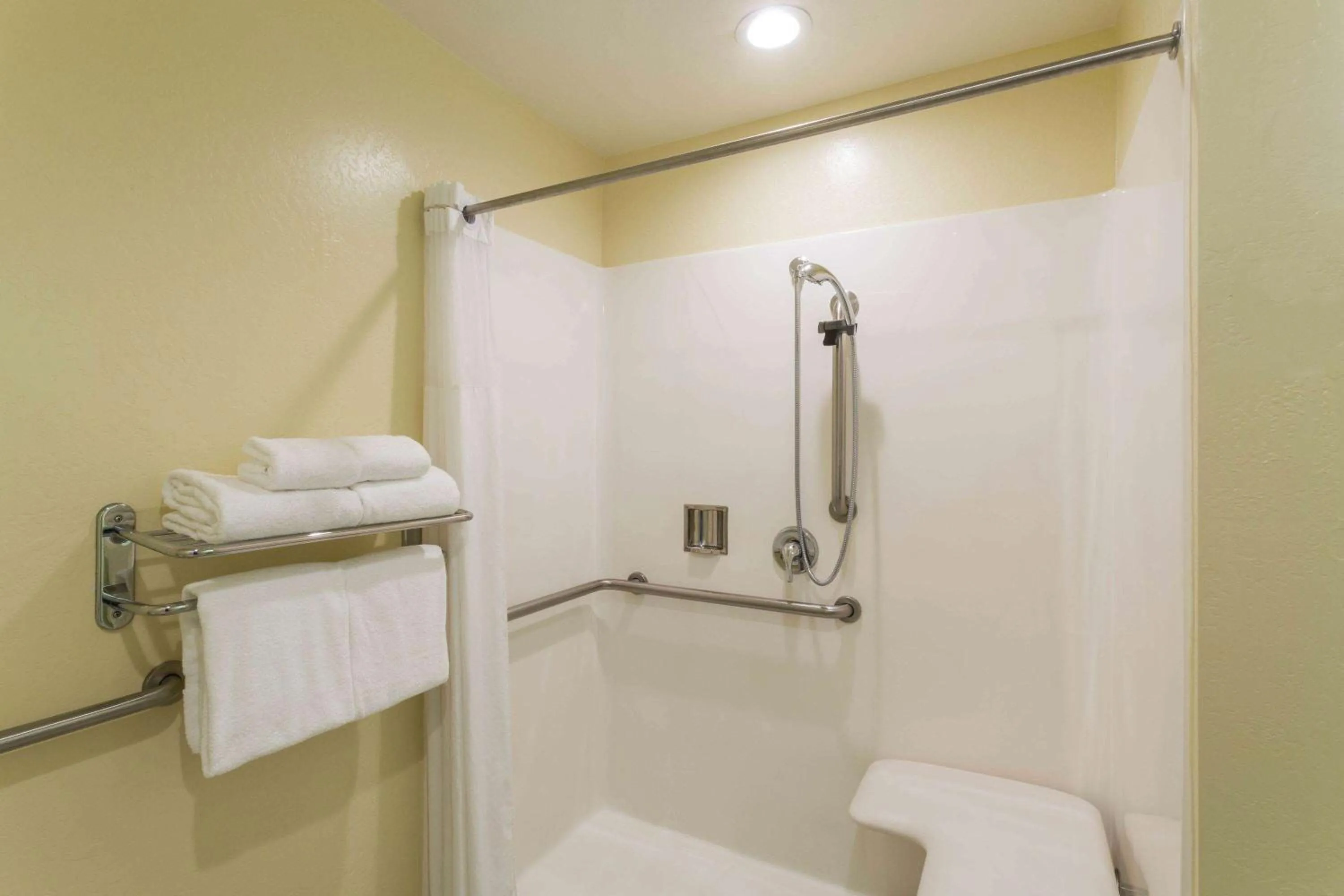 Shower in Days Inn & Suites by Wyndham East Flagstaff