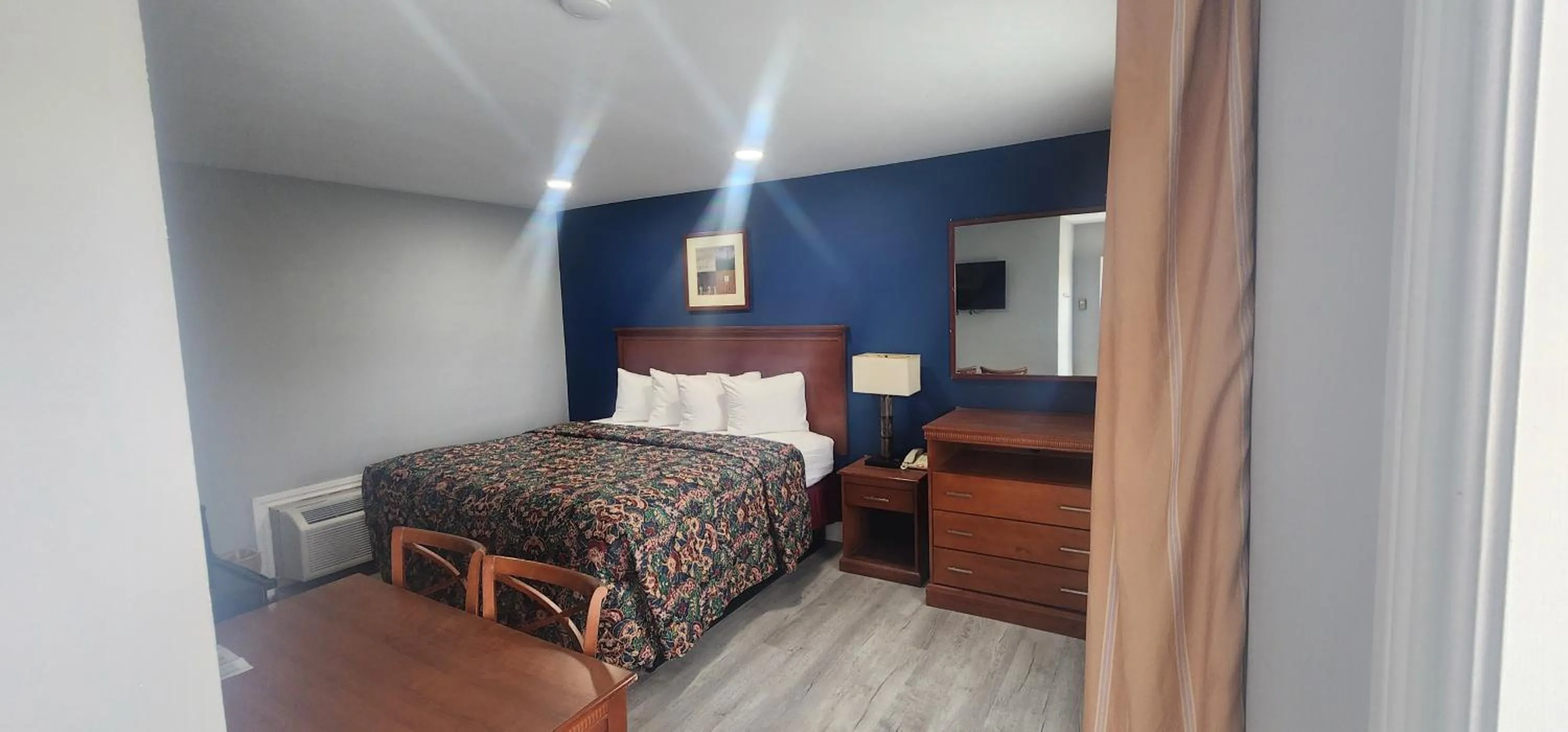 Bed in Budget Inn Horseheads