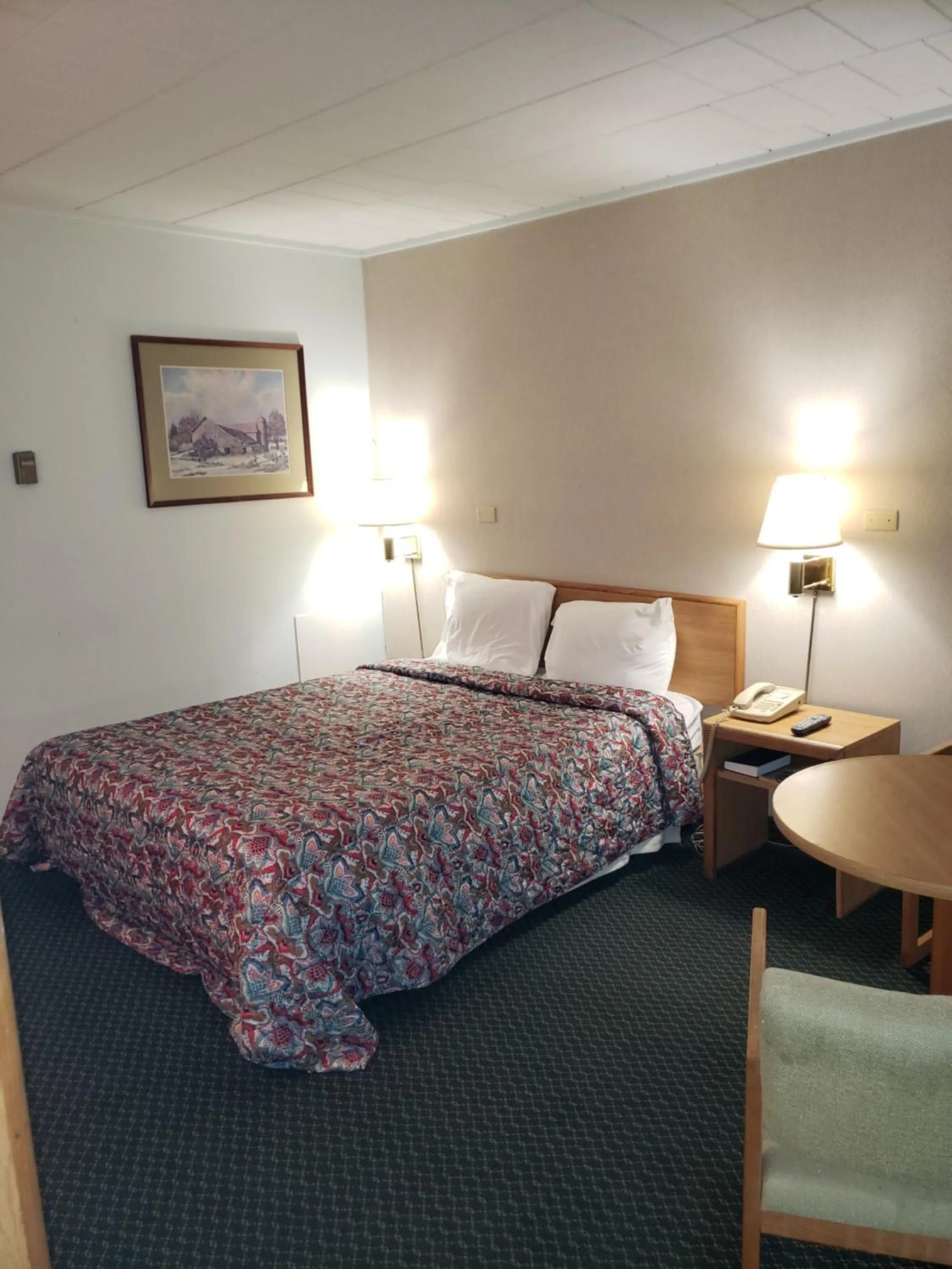 Bedroom, Bed in Budget Inn Horseheads
