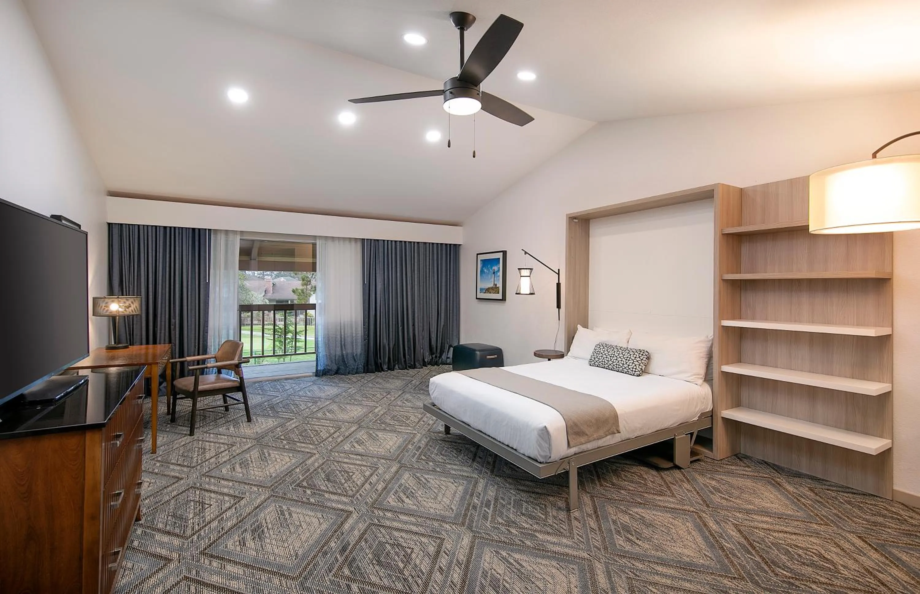 Bedroom, Bed in Half Moon Bay Lodge