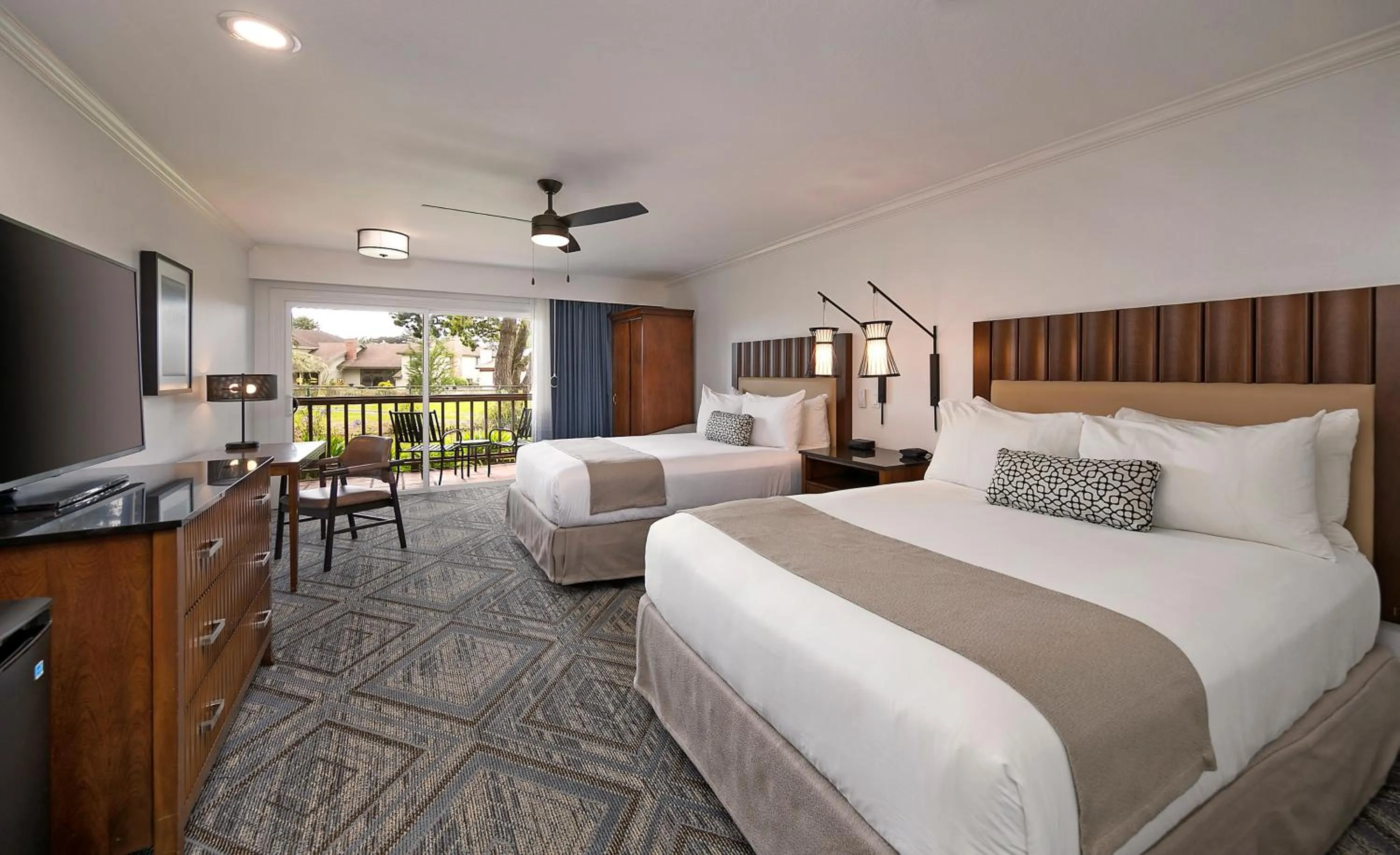 Bedroom, Bed in Half Moon Bay Lodge