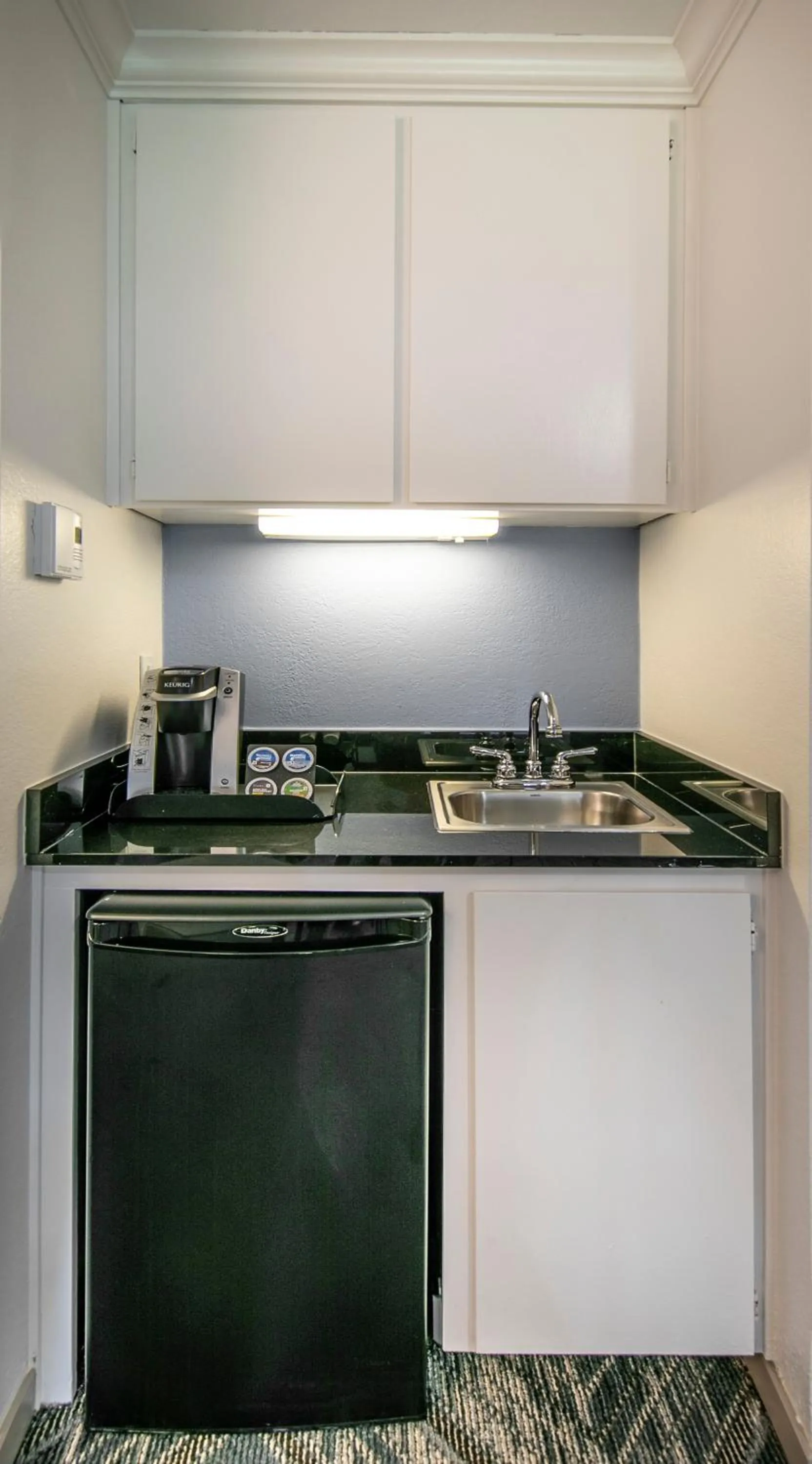 Coffee/tea facilities in Half Moon Bay Lodge