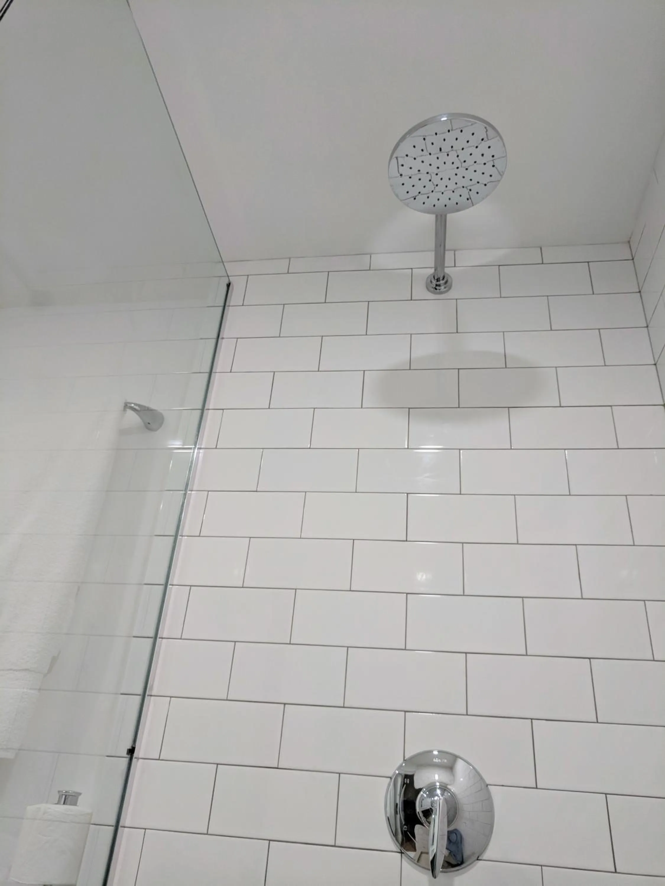 Shower in Butterfly Beach Hotel