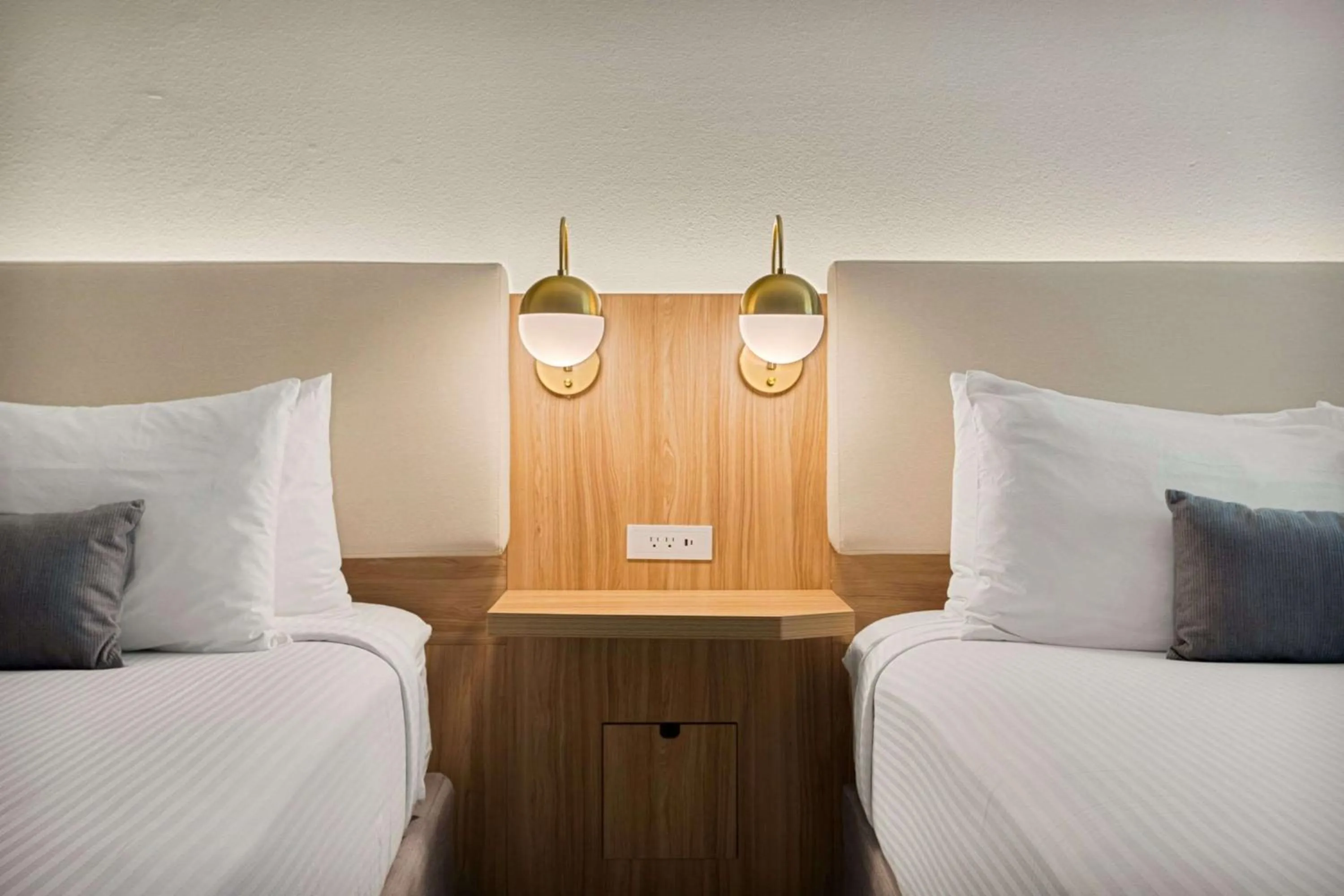 Bedroom, Bed in Chateau Big Bear Boutique Hotel, BW Signature Collection