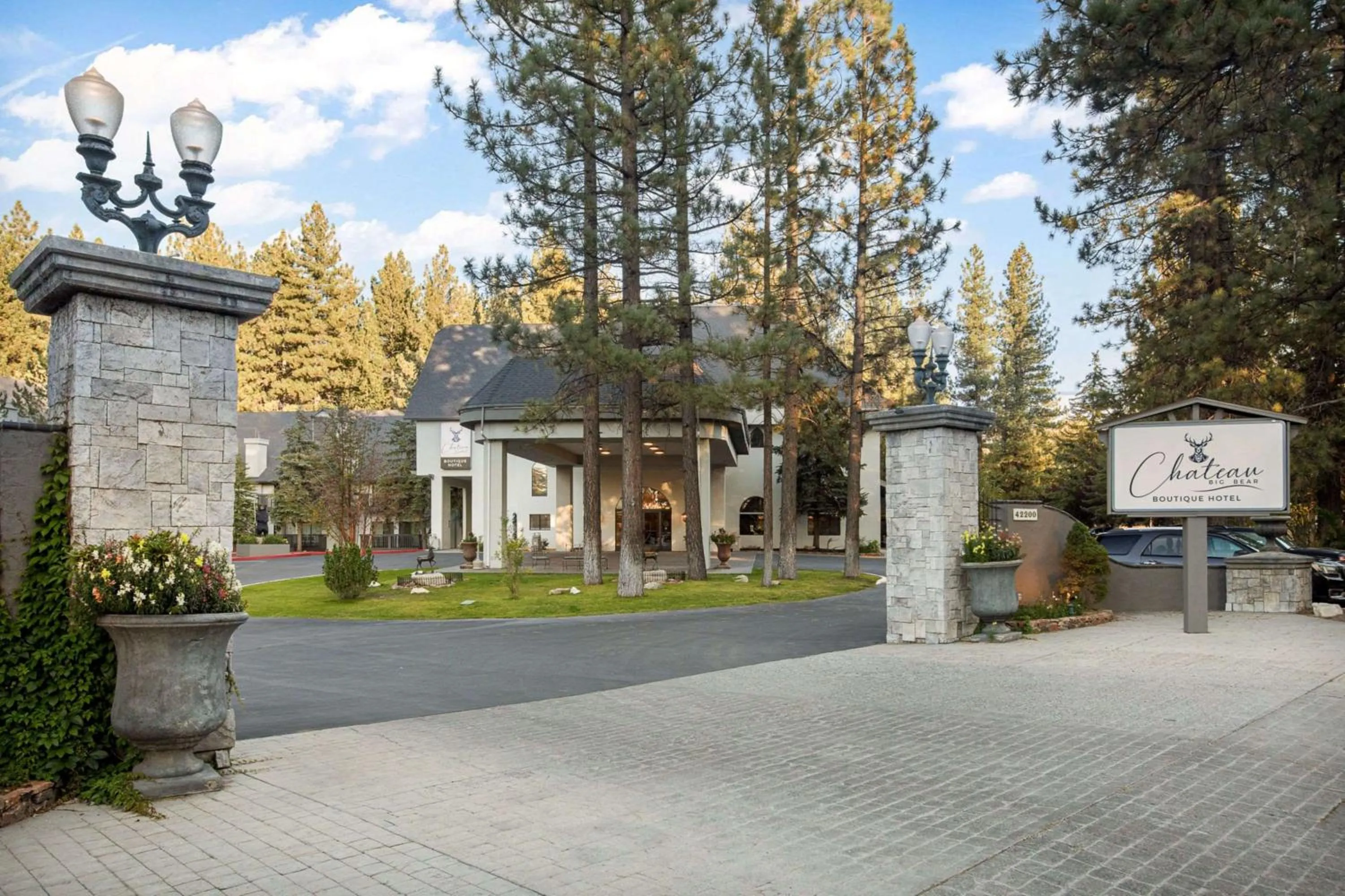 Property building in Chateau Big Bear Boutique Hotel, BW Signature Collection