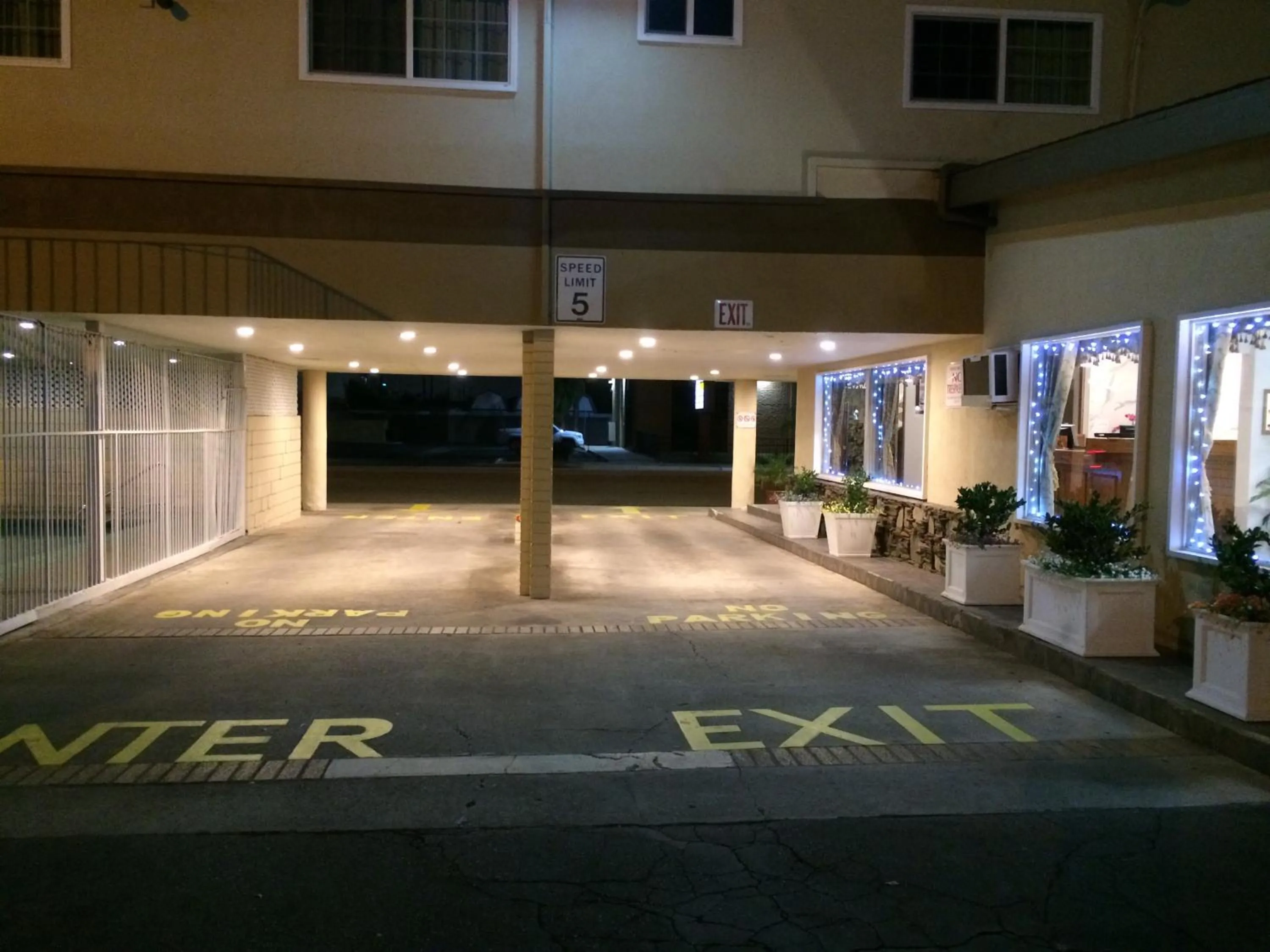 Facade/entrance in Grand Inn