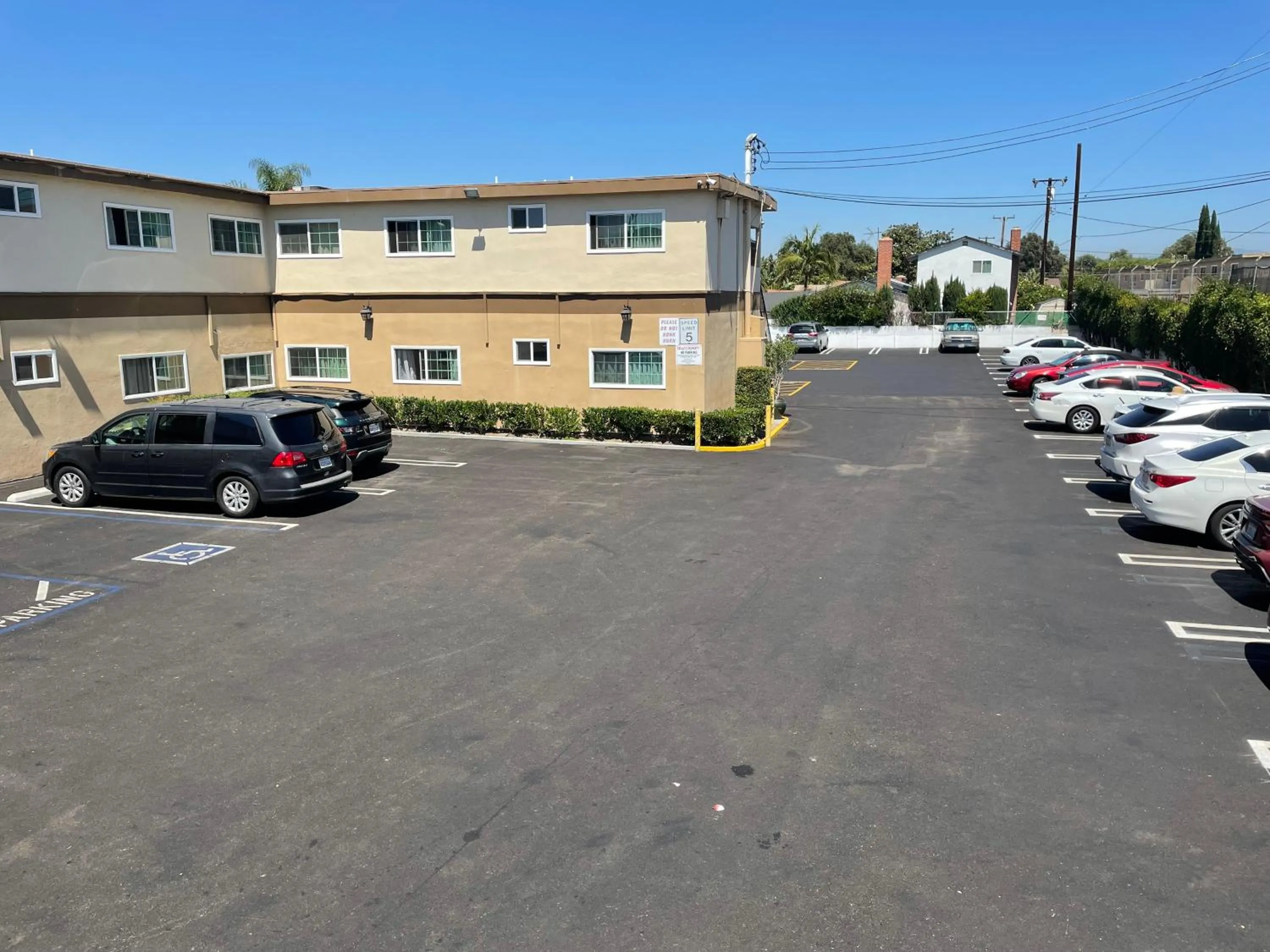 Parking in Grand Inn