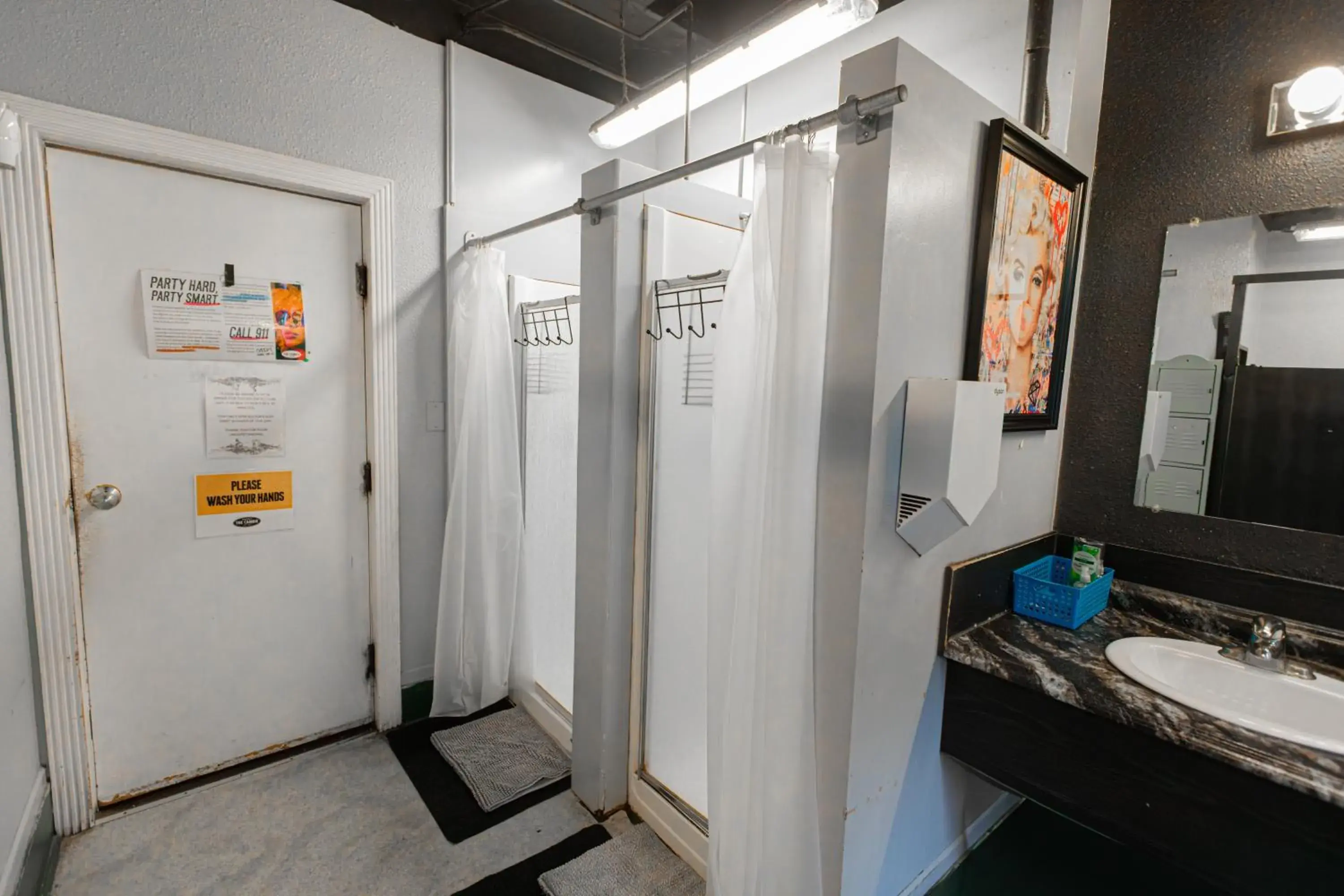 Bed in 2-Bed Female Dormitory Room in The Cambie Hostel Gastown Bed in 2-Bed Female Dormitory Room in The Cambie Hostel Gastown