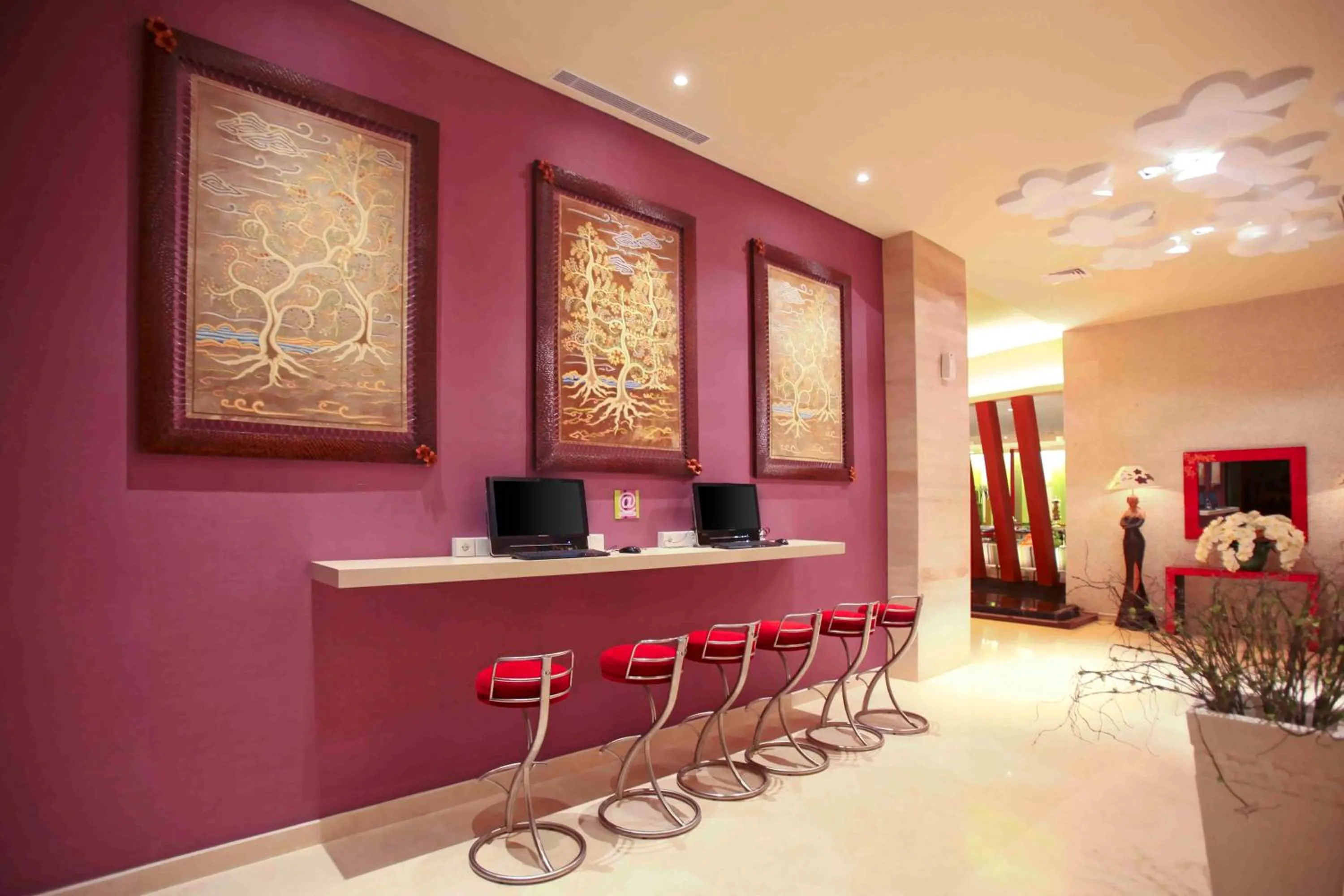 Business facilities in Ibis Styles Bali Denpasar