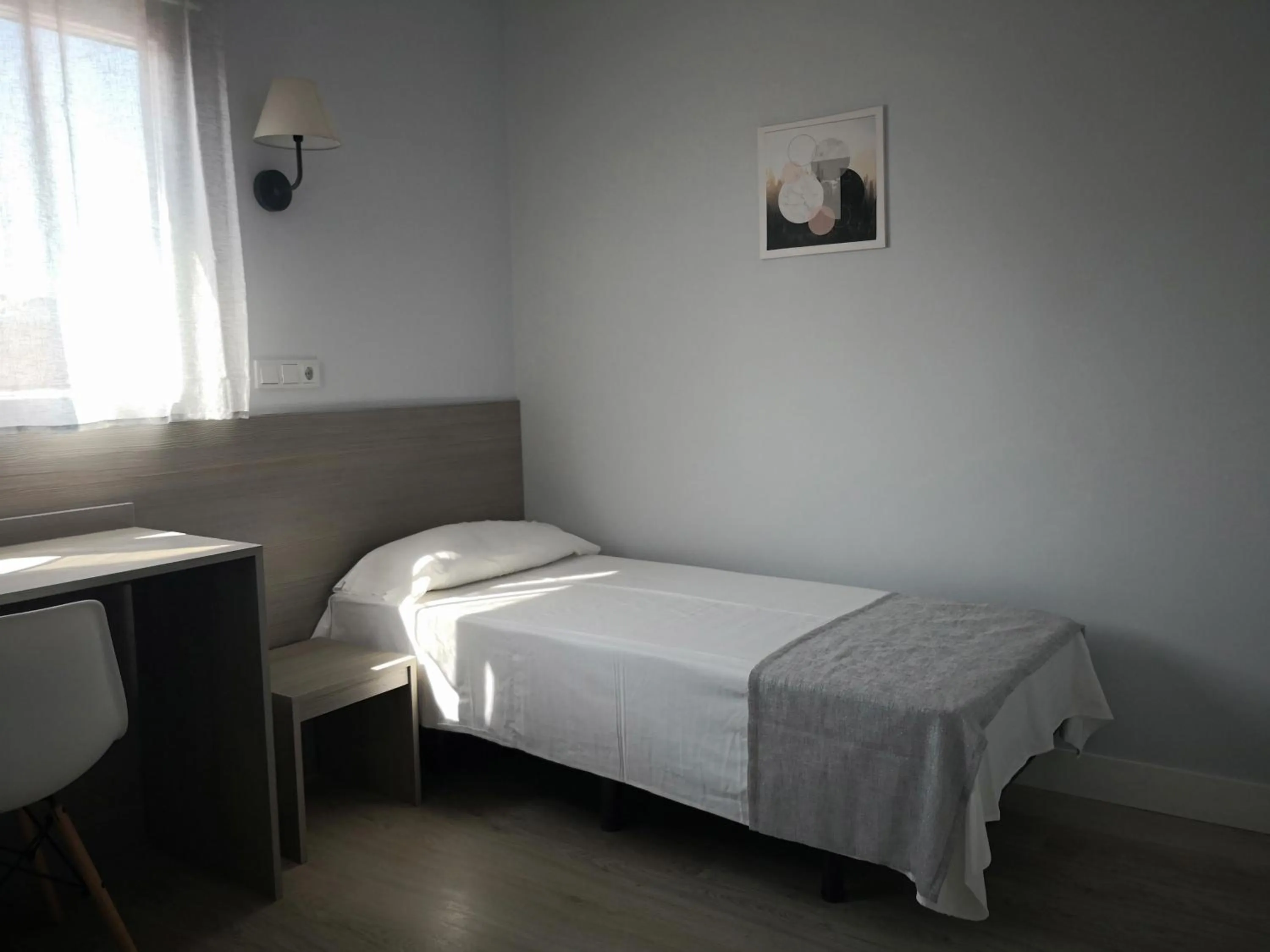 Bedroom, Bed in Golden Alcala