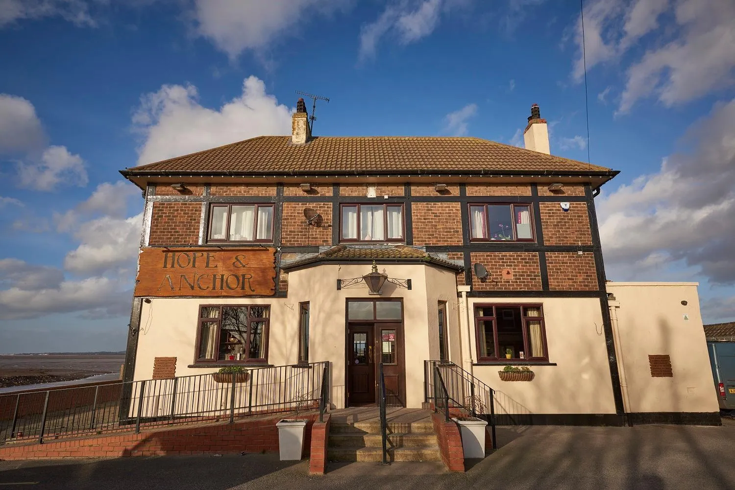 Facade/entrance in The Hope and Anchor Pub