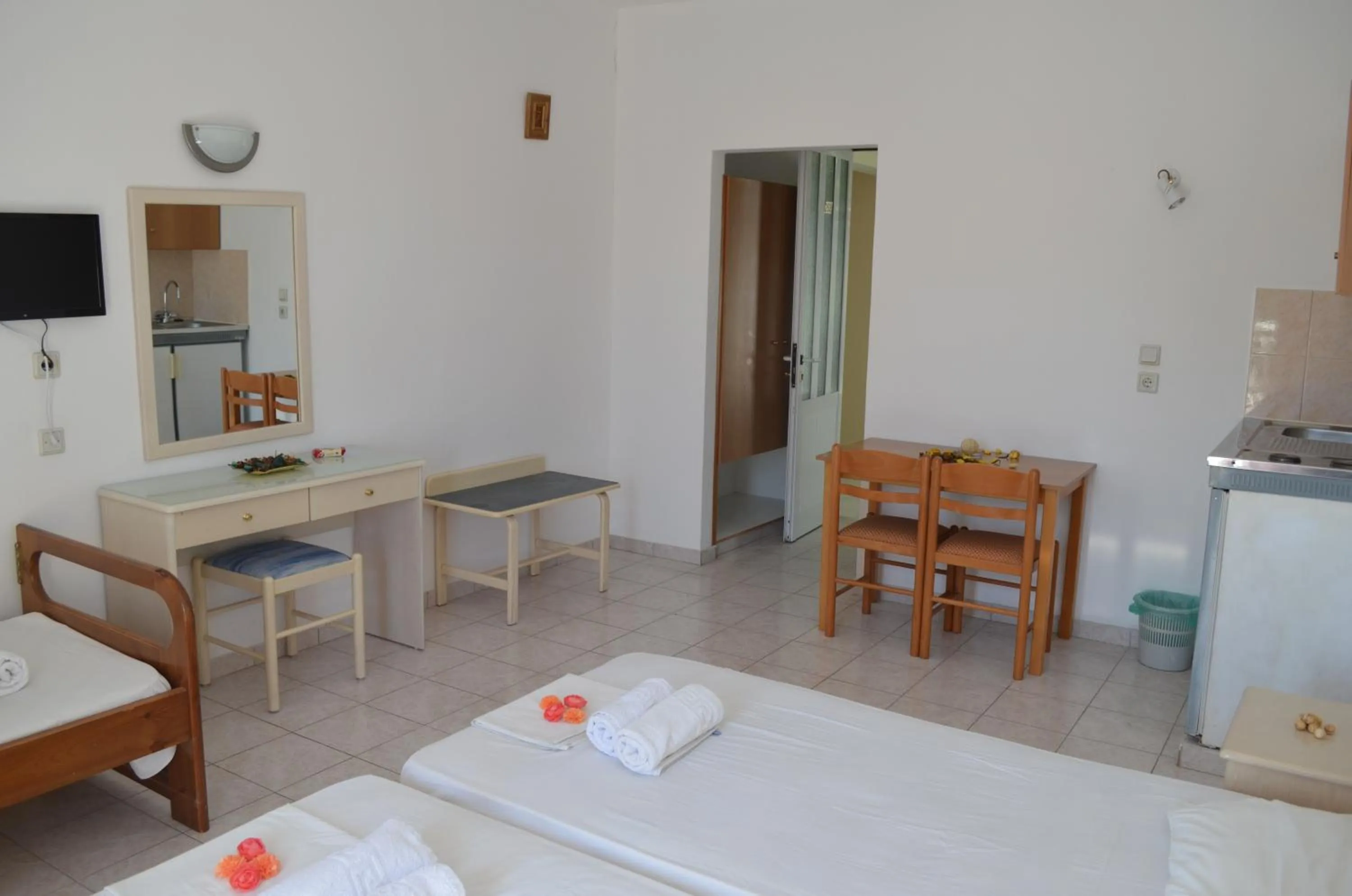 Decorative detail, Bed in Kremasti Memories