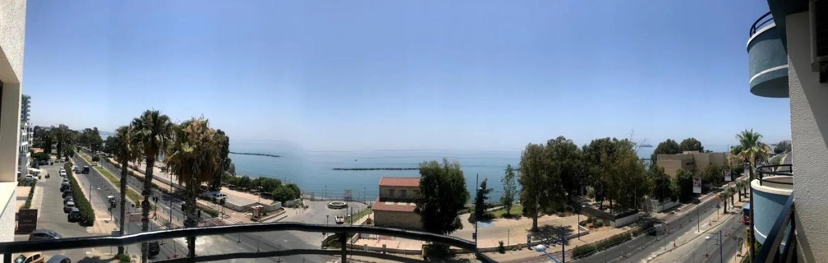 Day in Pigeon Beach Hotel Apartments