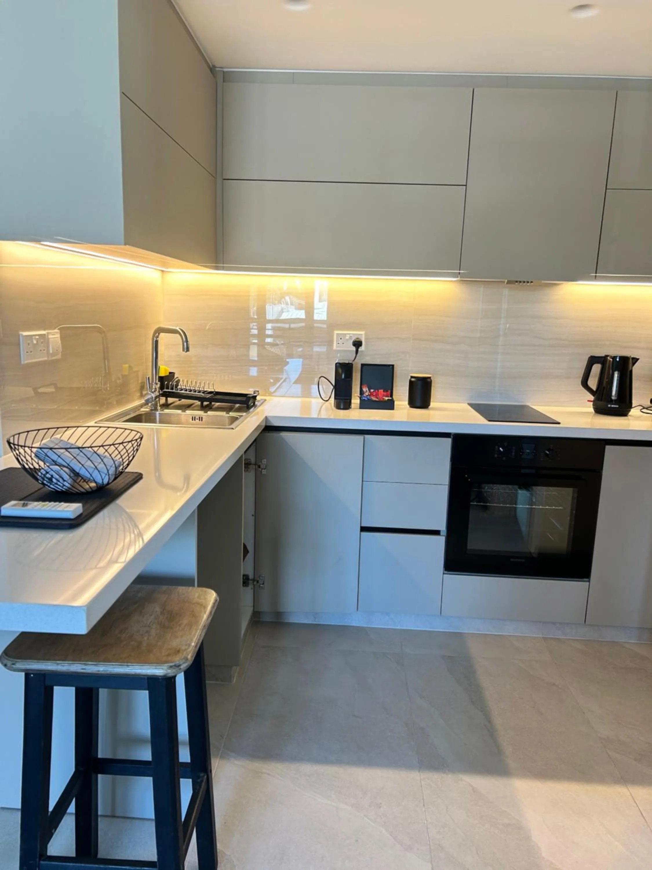 Coffee/tea facilities in Pigeon Beach Hotel Apartments