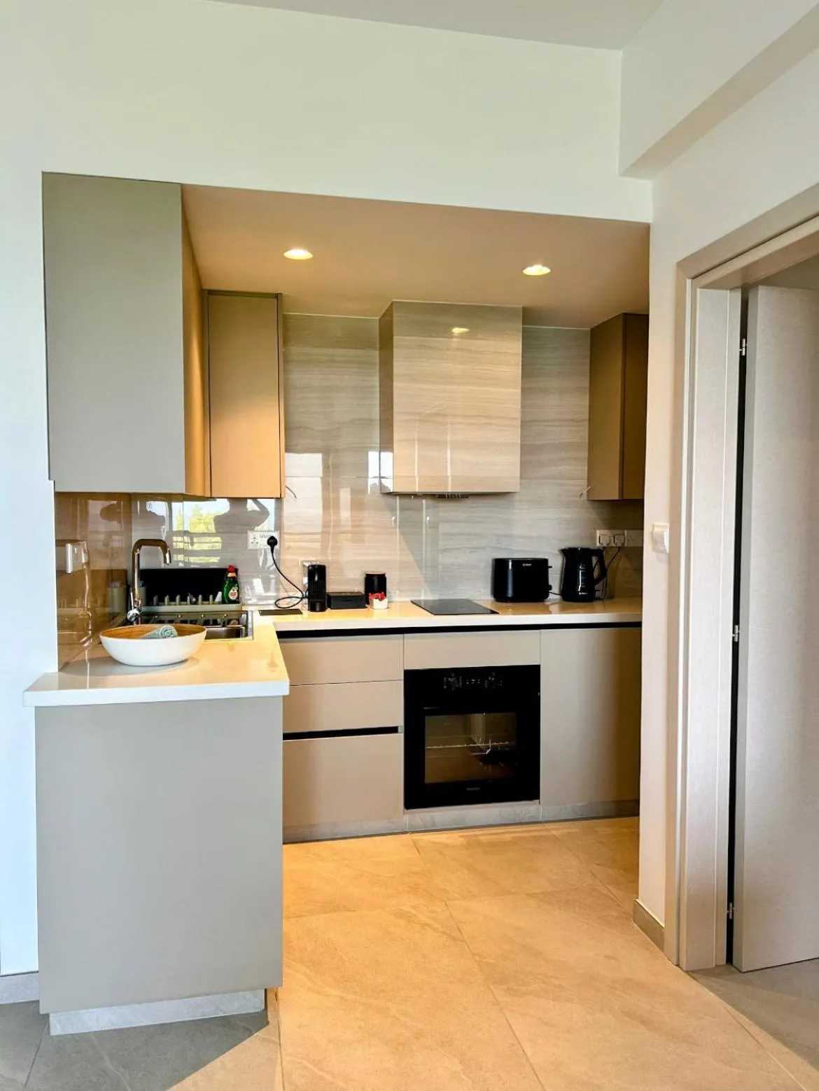 Coffee/tea facilities in Pigeon Beach Hotel Apartments