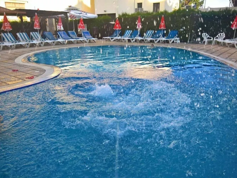 Day in Pigeon Beach Hotel Apartments