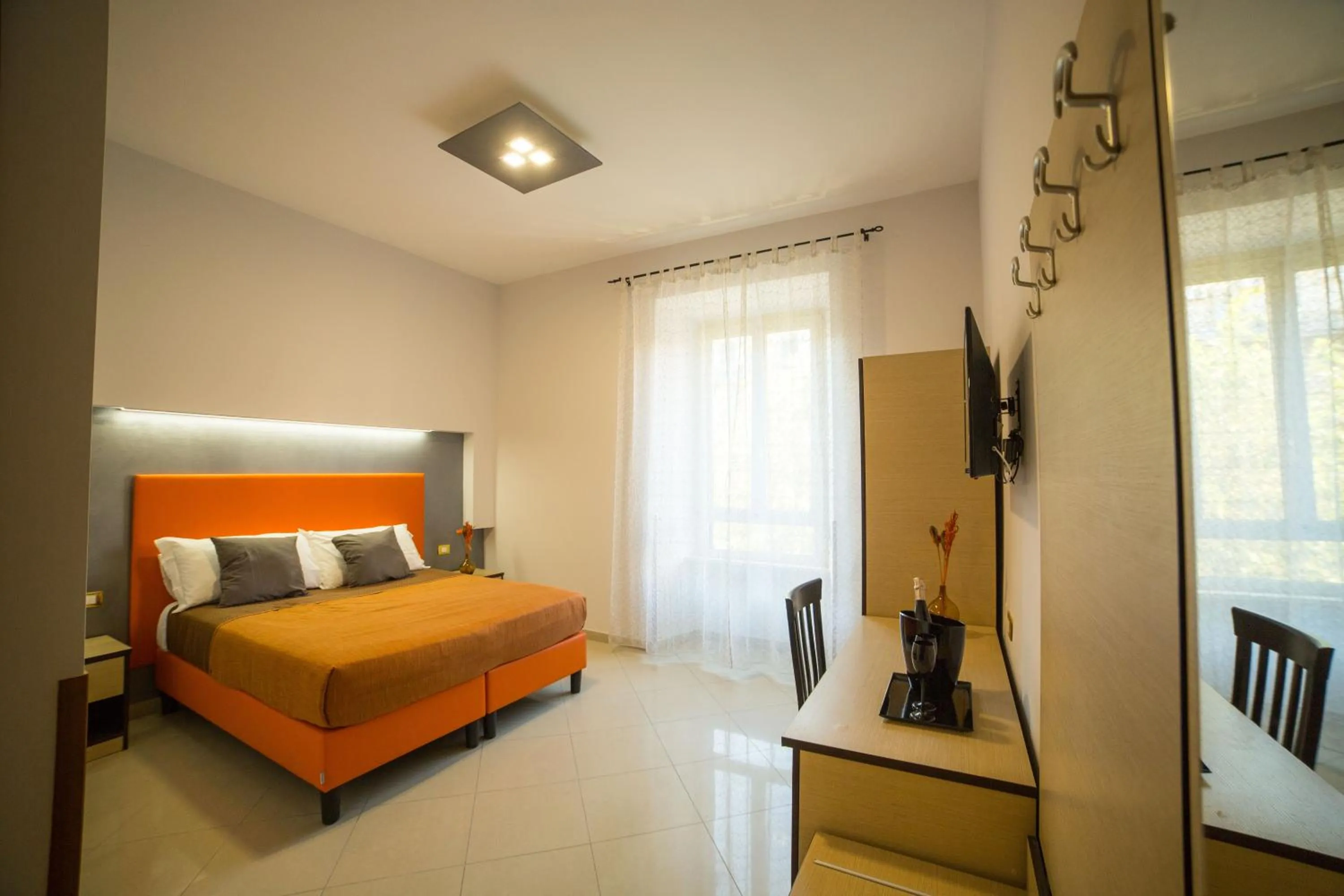 Photo of the whole room, Bed in All Seasons