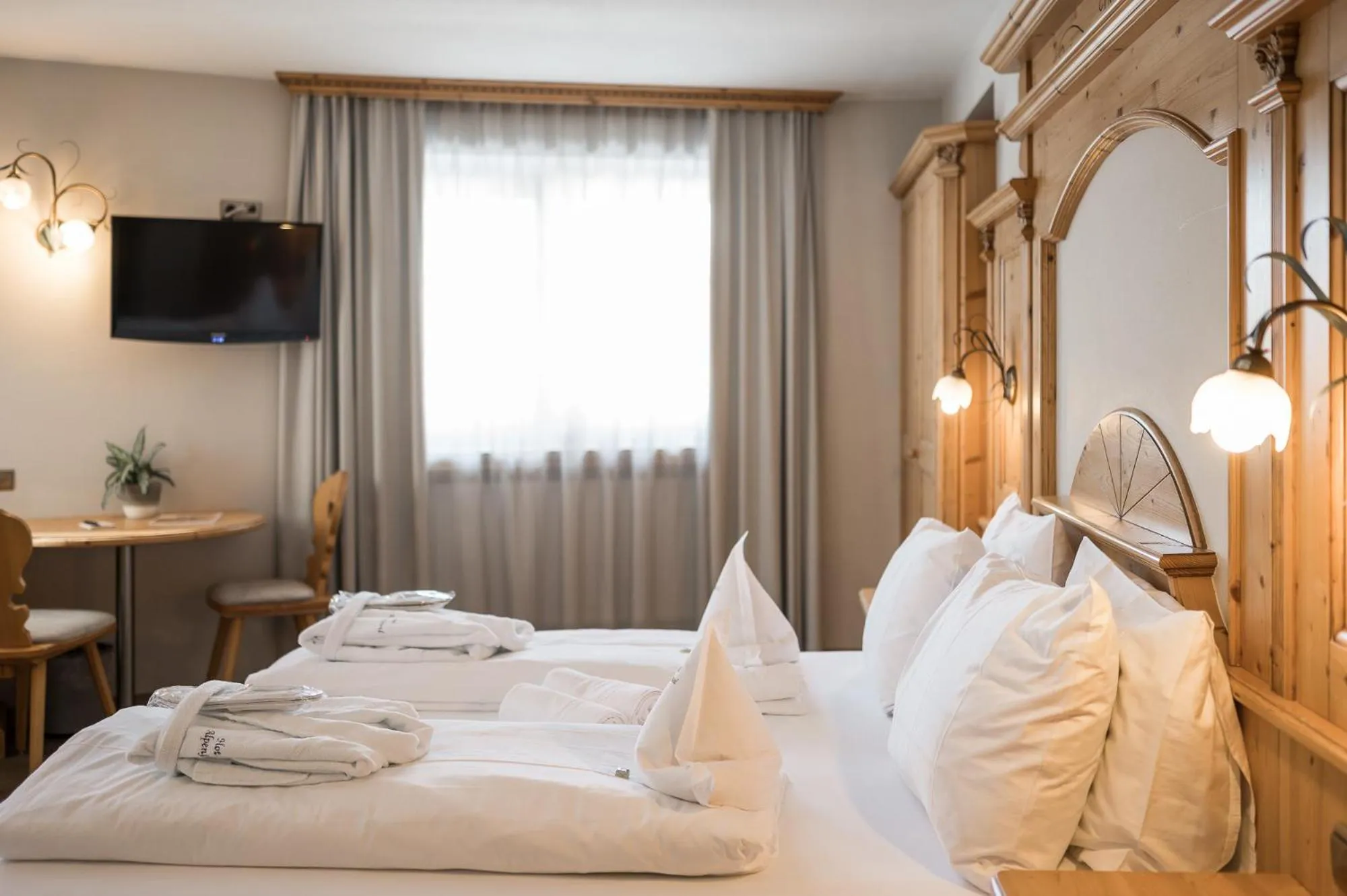 Photo of the whole room, Bed in Hotel Alpenjuwel