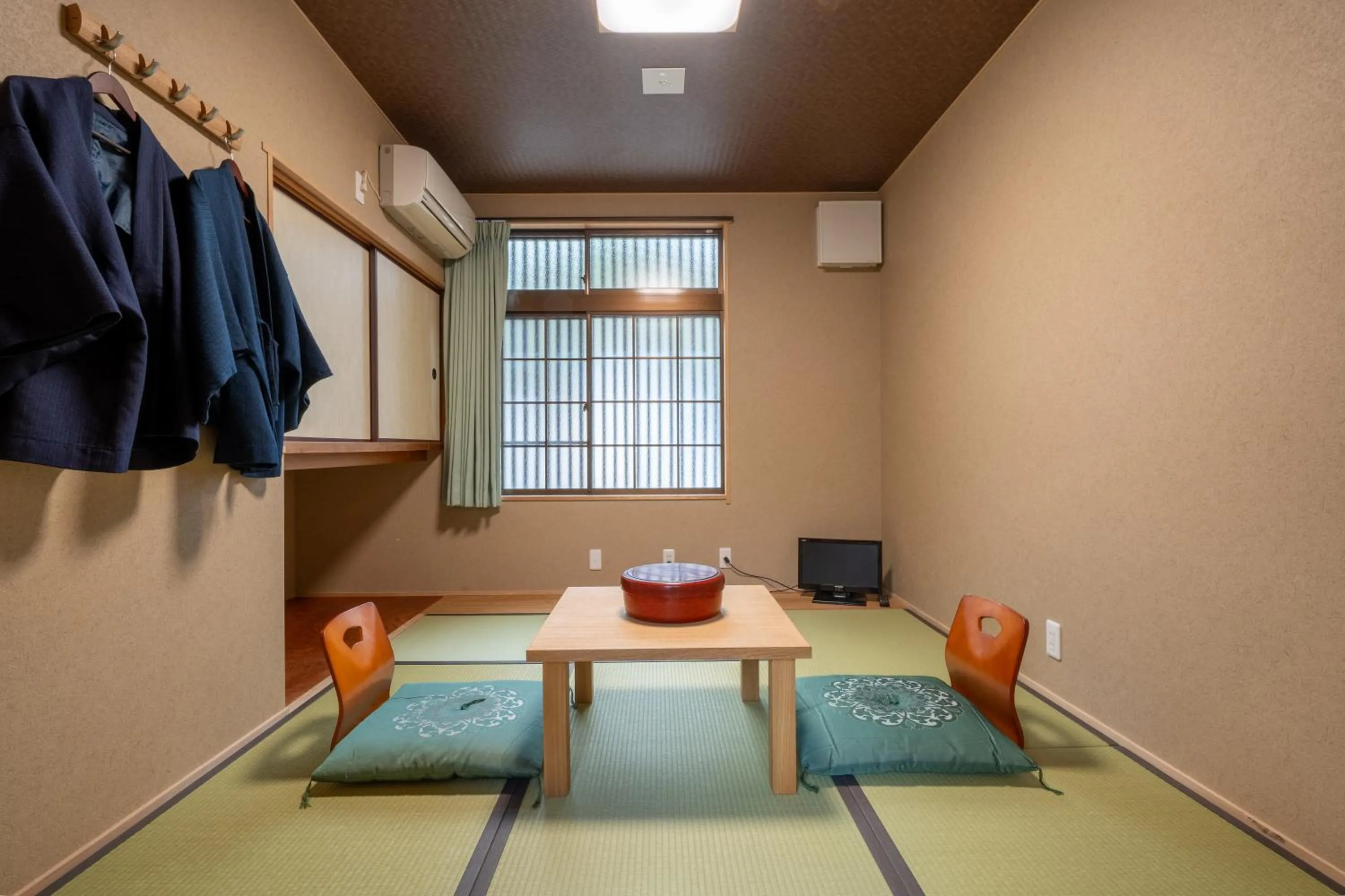 Photo of the whole room in Ryokan Yamazaki