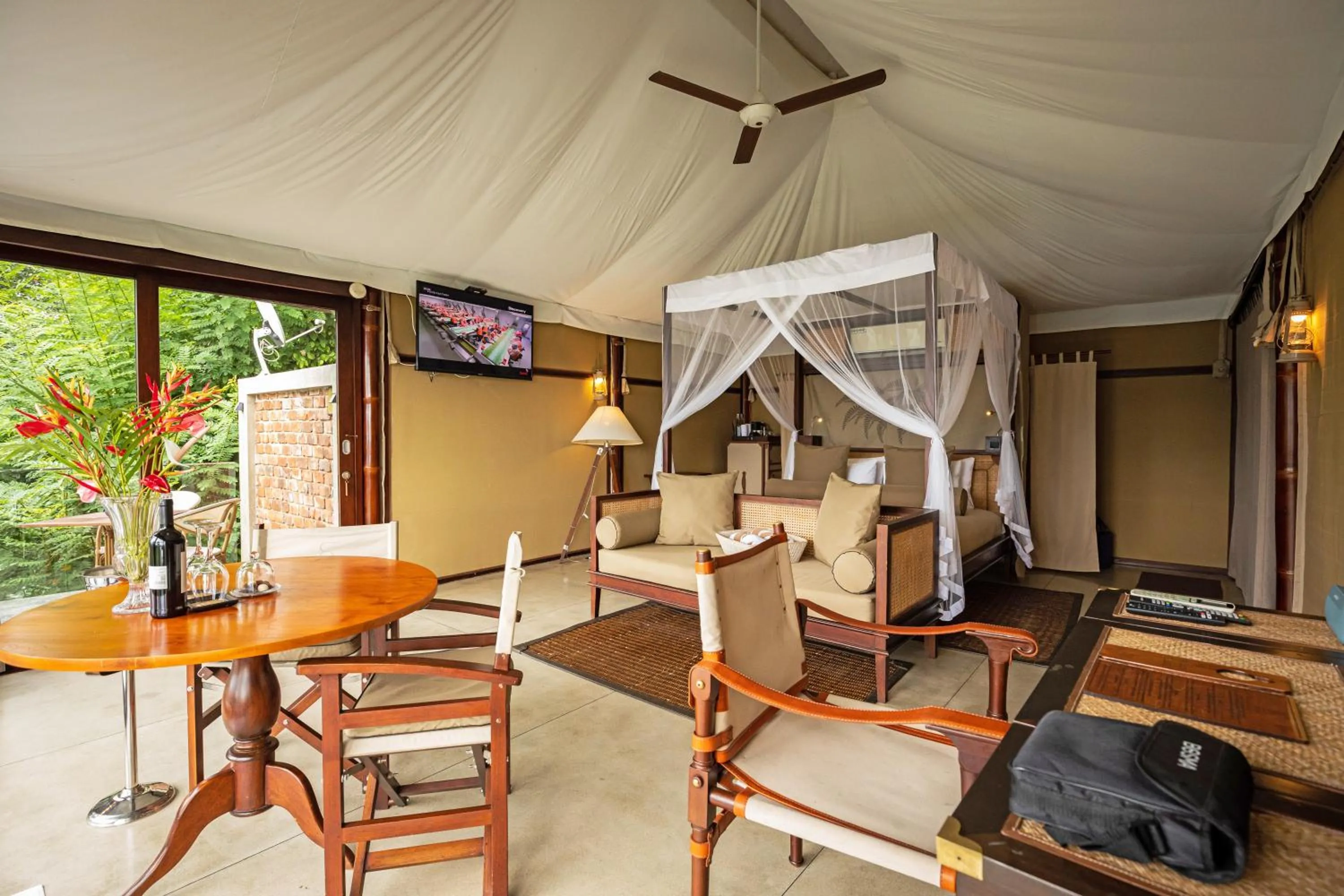 Bed in Aarunya Nature Resort - Kandy