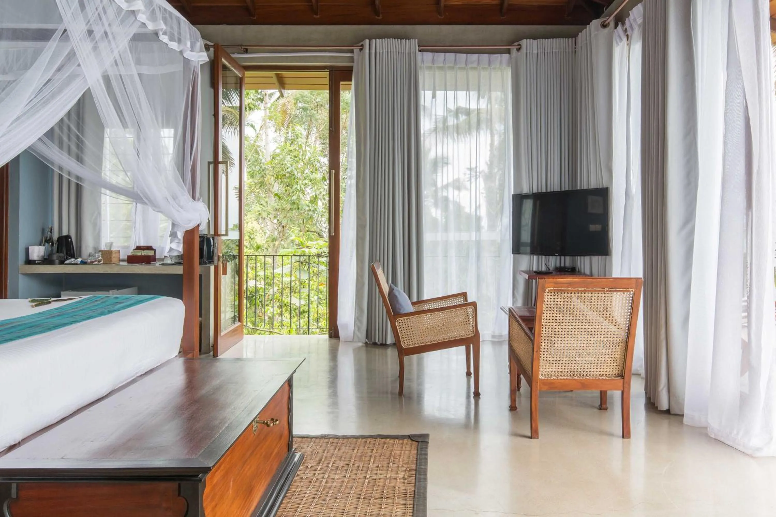 Bed in Aarunya Nature Resort - Kandy