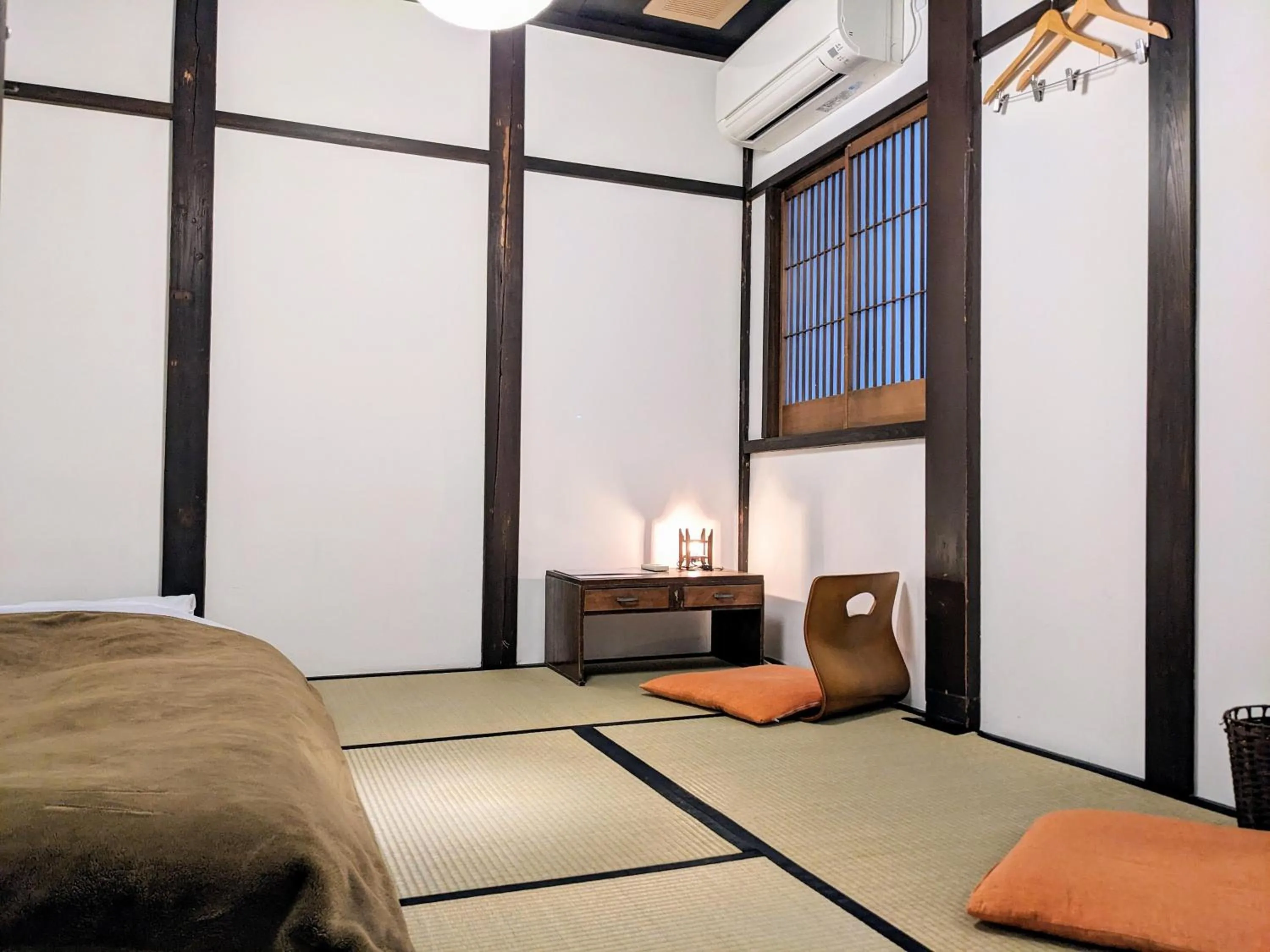 Photo of the whole room, Bed in Guesthouse Itoya Kyoto