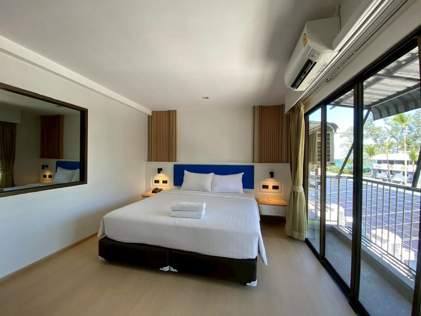 Bed in Armoni Patong Beach Hotel