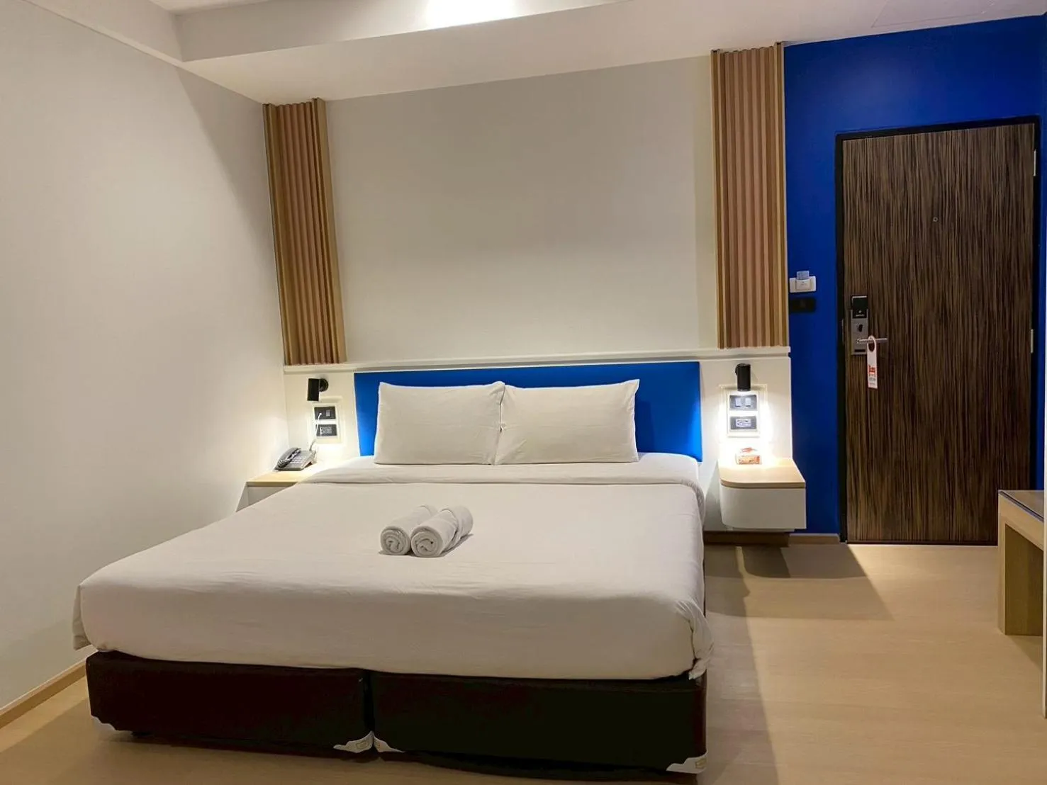 Bed in Armoni Patong Beach Hotel