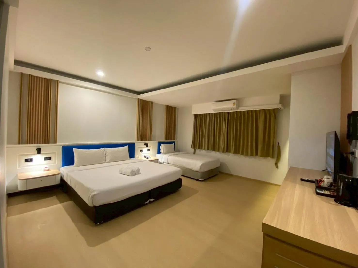 Bed in Armoni Patong Beach Hotel