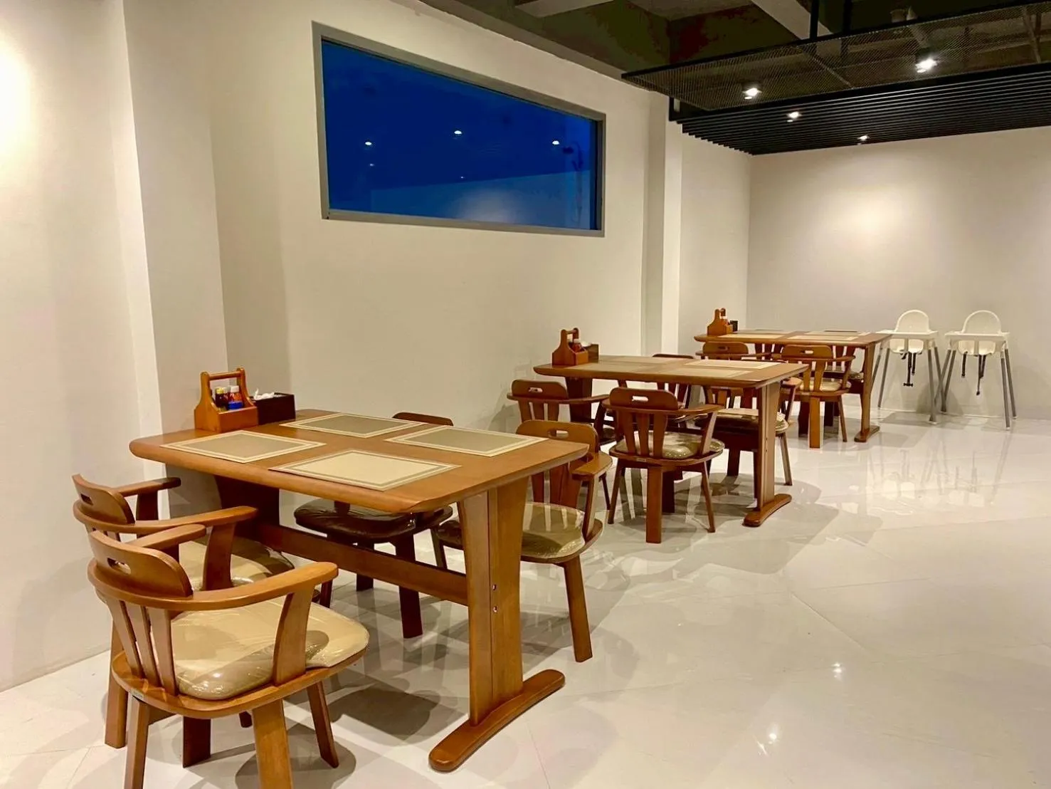 Restaurant/places to eat in Citin Armoni Patong Hotel by Compass Hospitality - Newly Renovated