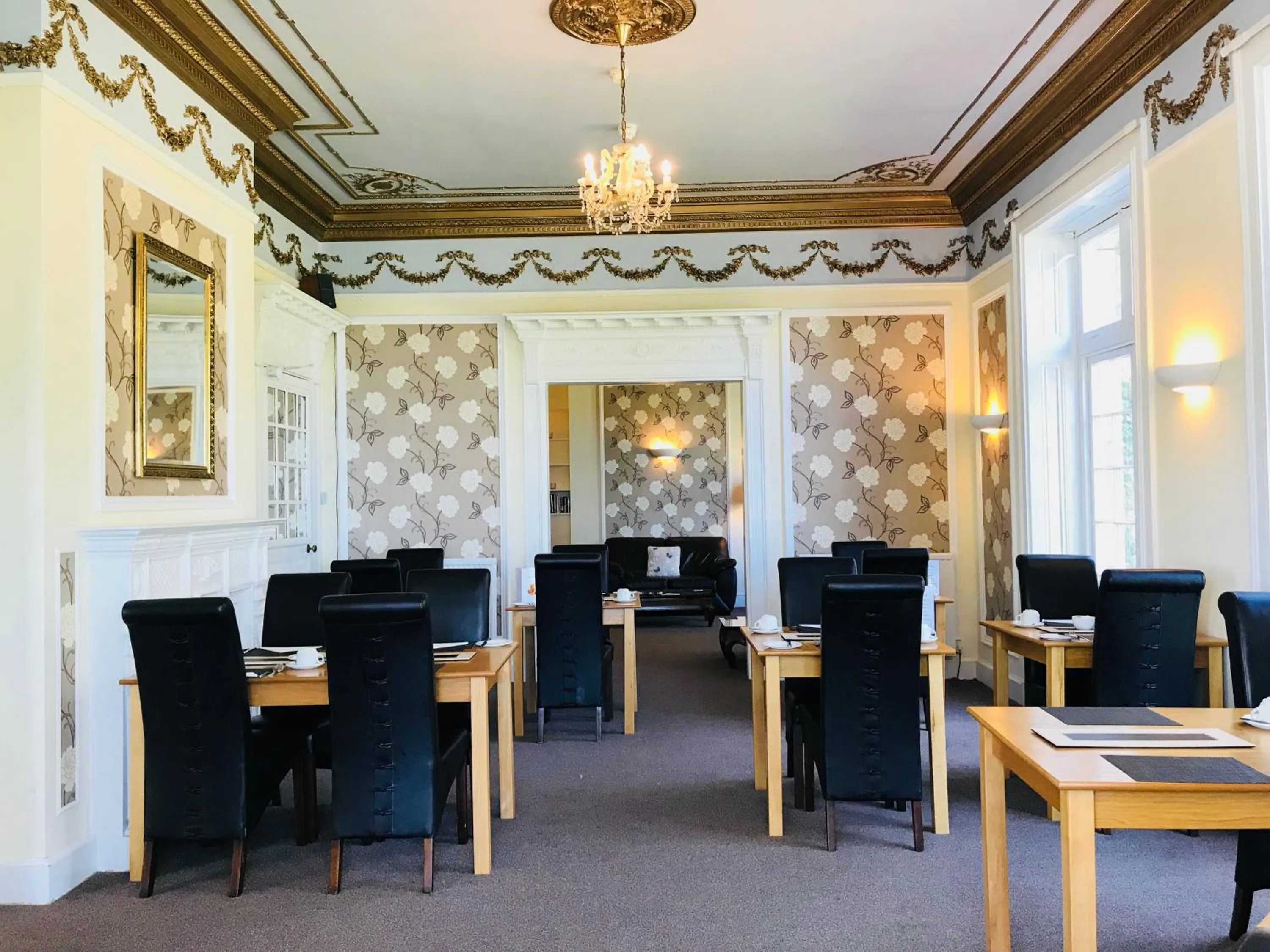 Restaurant/places to eat in Luccombe Manor Country House Hotel