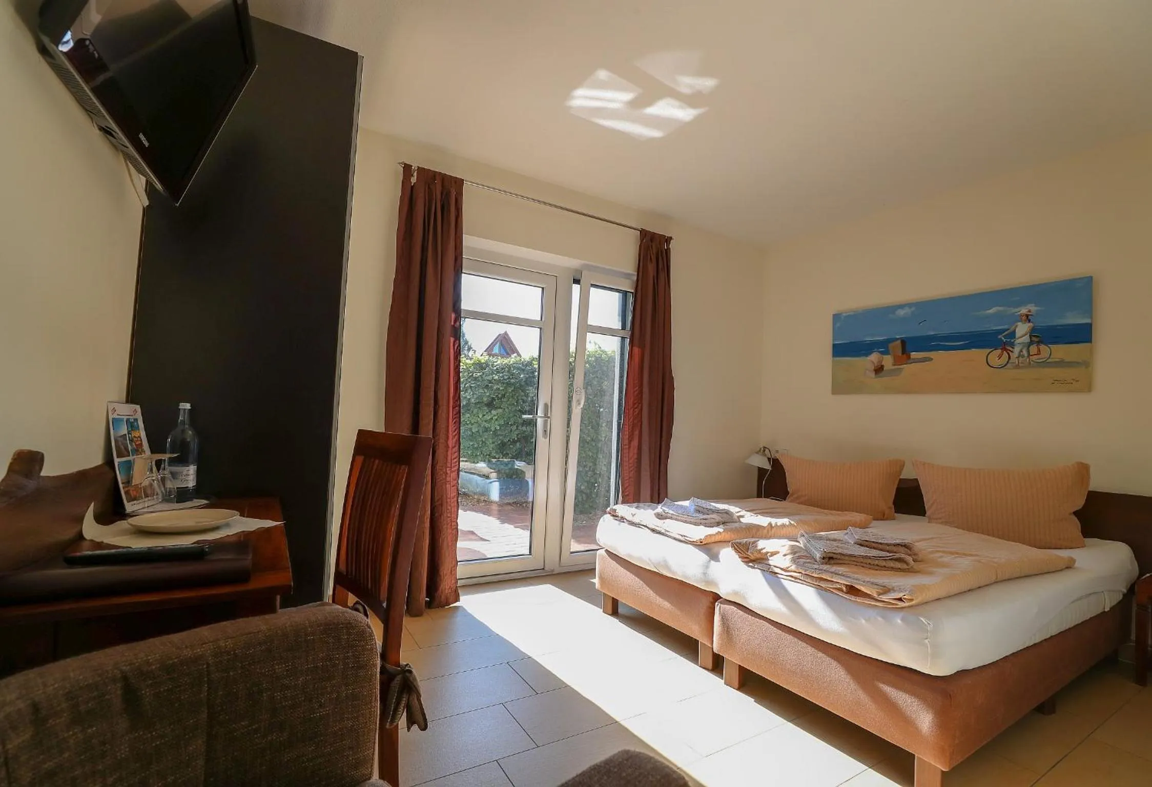 Photo of the whole room, Bed in Usedom Bike Hotel & Suites