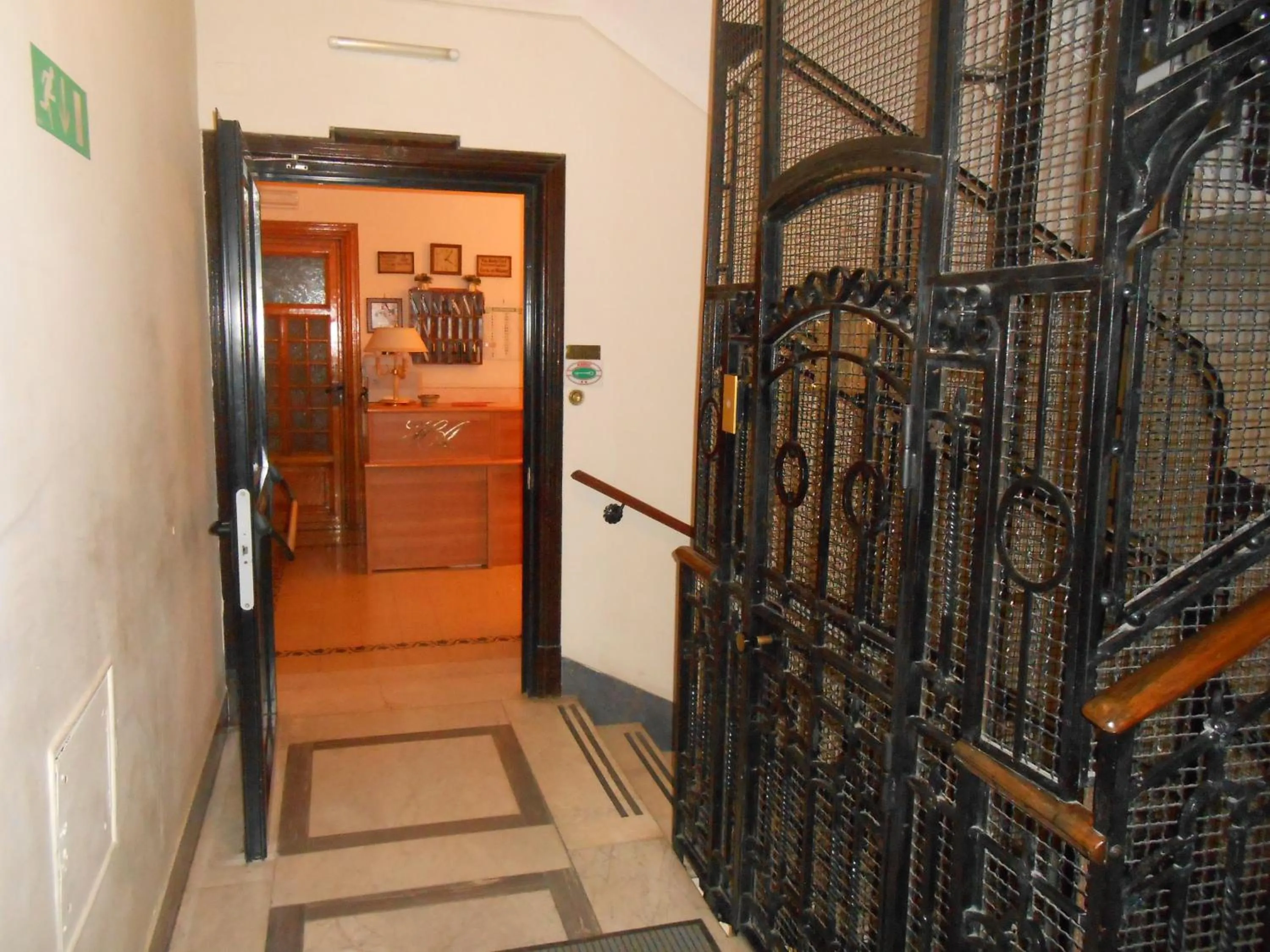 Facade/entrance in Hotel Ascot