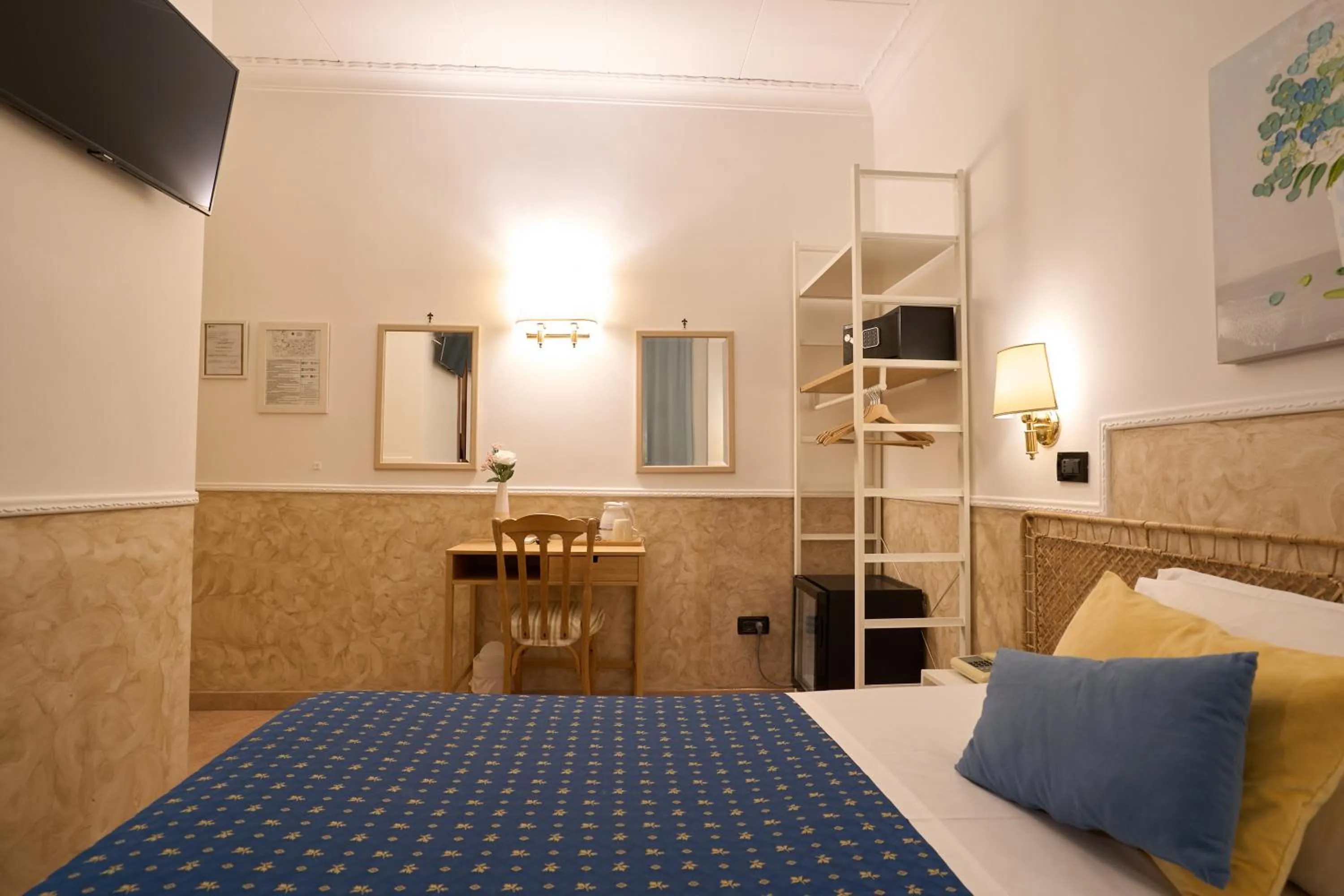 TV and multimedia, Bed in Hotel Ascot