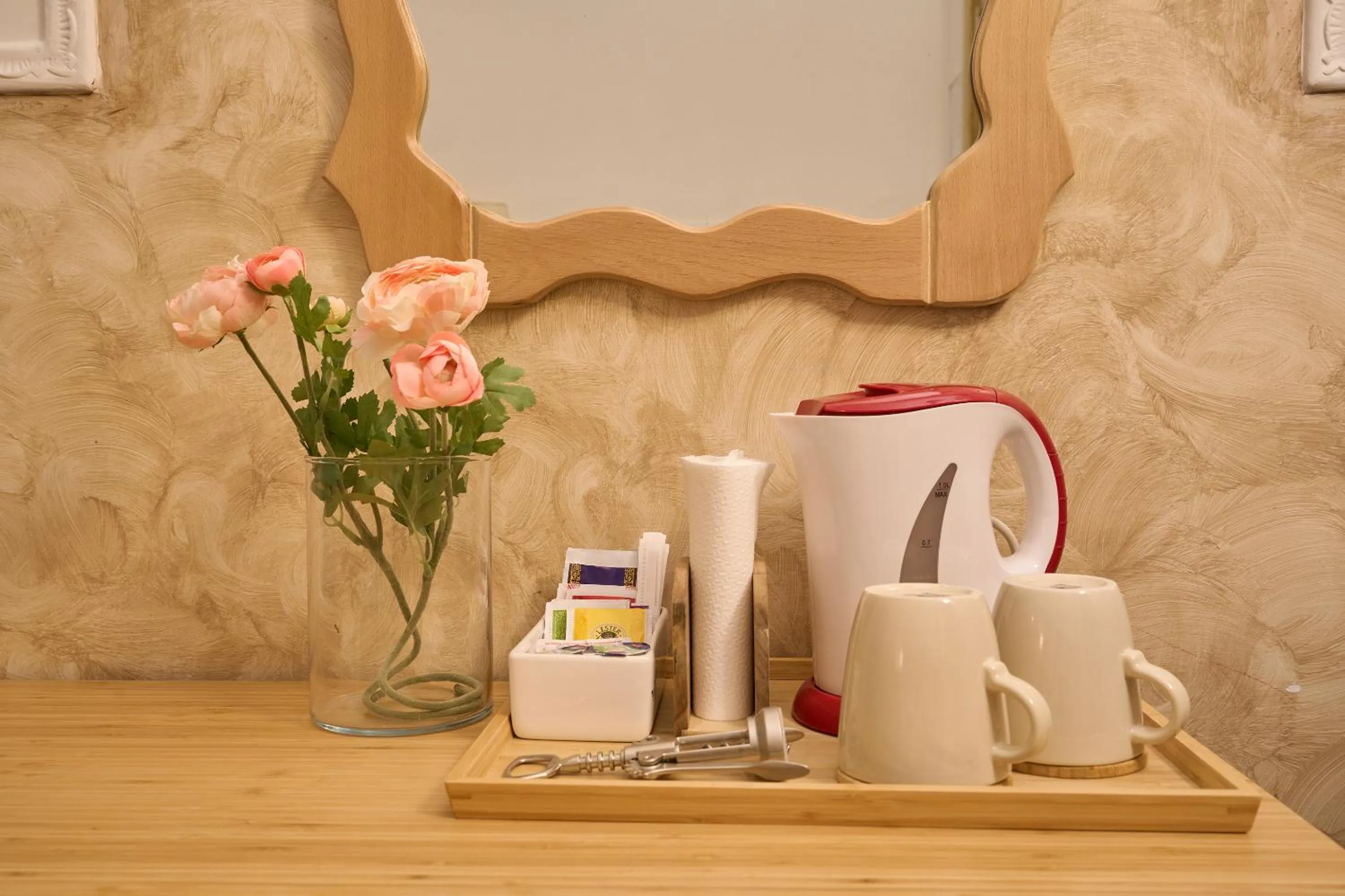 Coffee/tea facilities in Hotel Ascot