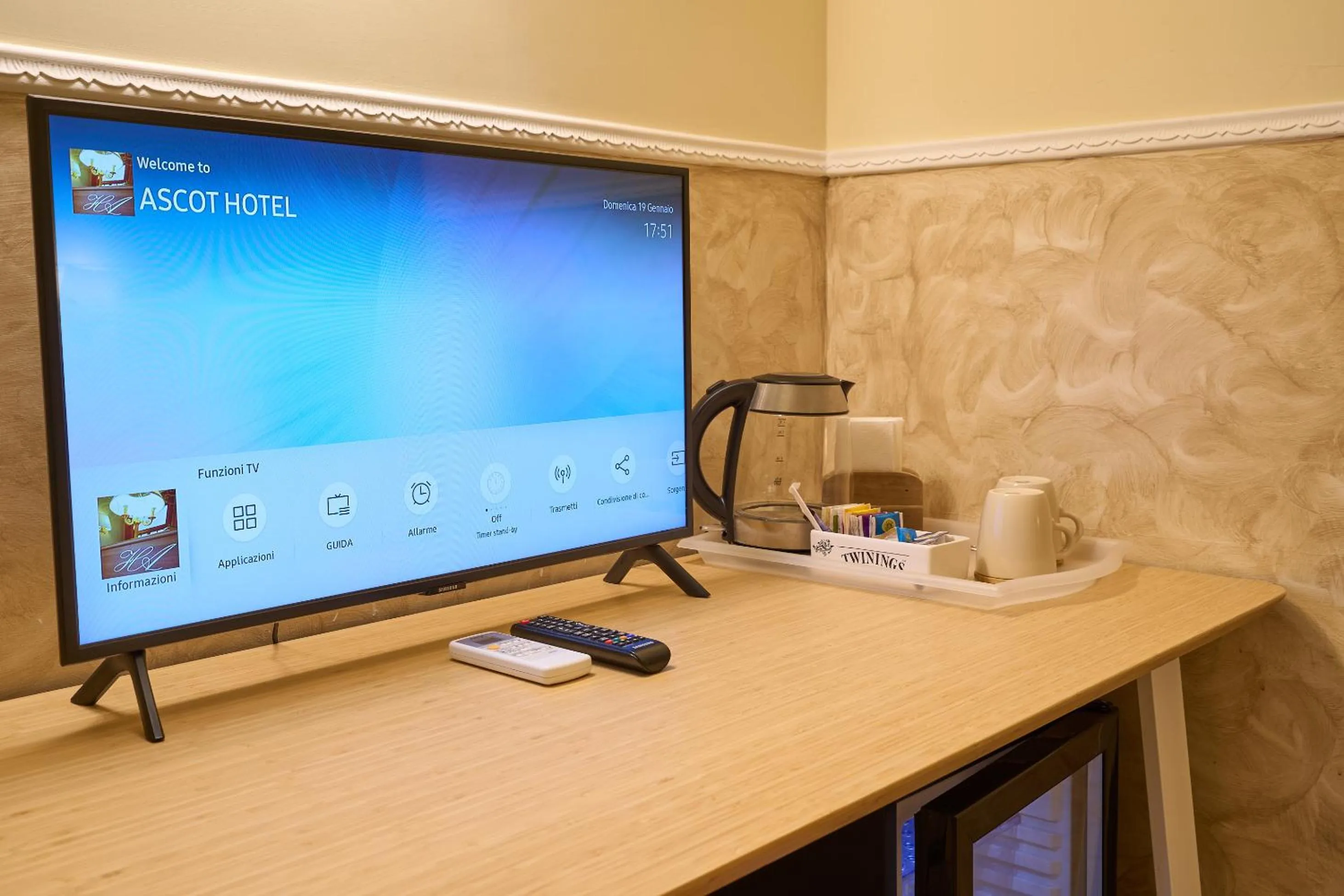 TV and multimedia in Hotel Ascot