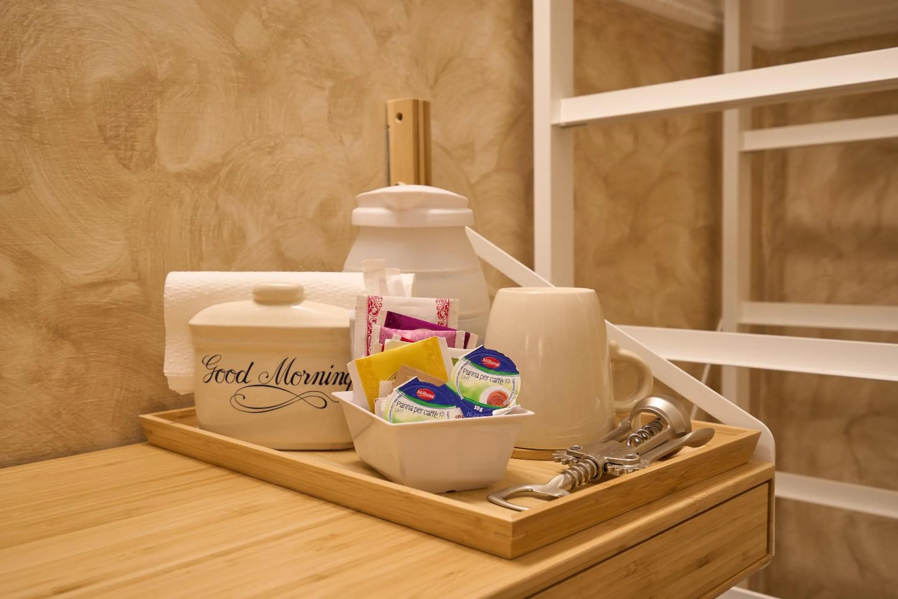 Coffee/tea facilities in Hotel Ascot